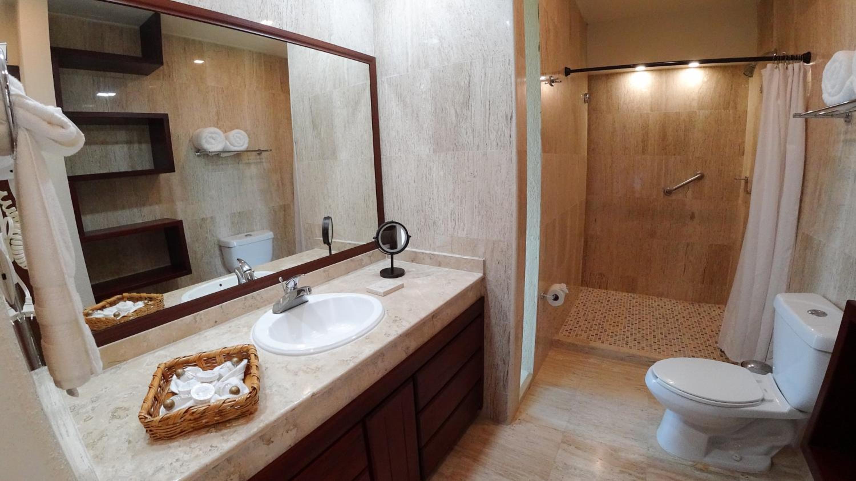 Suite with Private Pool - Photo 3