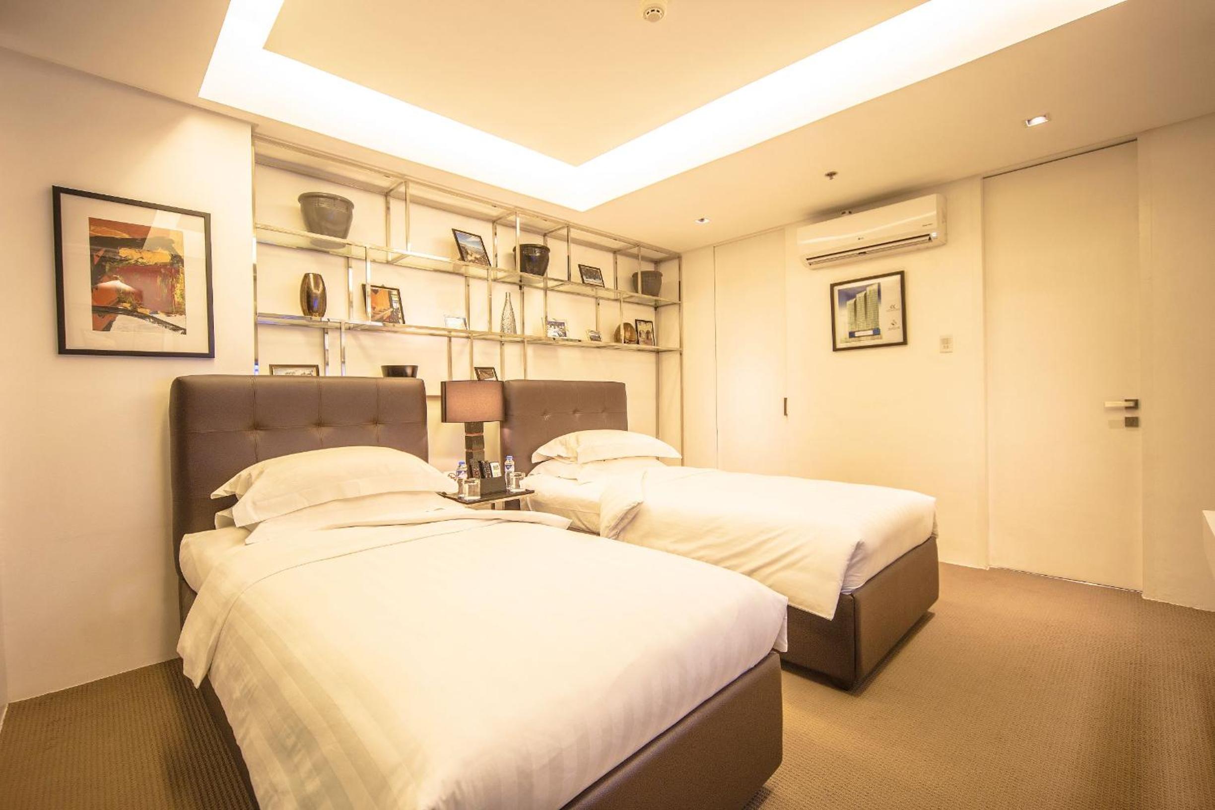 One-Bedroom Apartment with 2 Single Beds photo 2