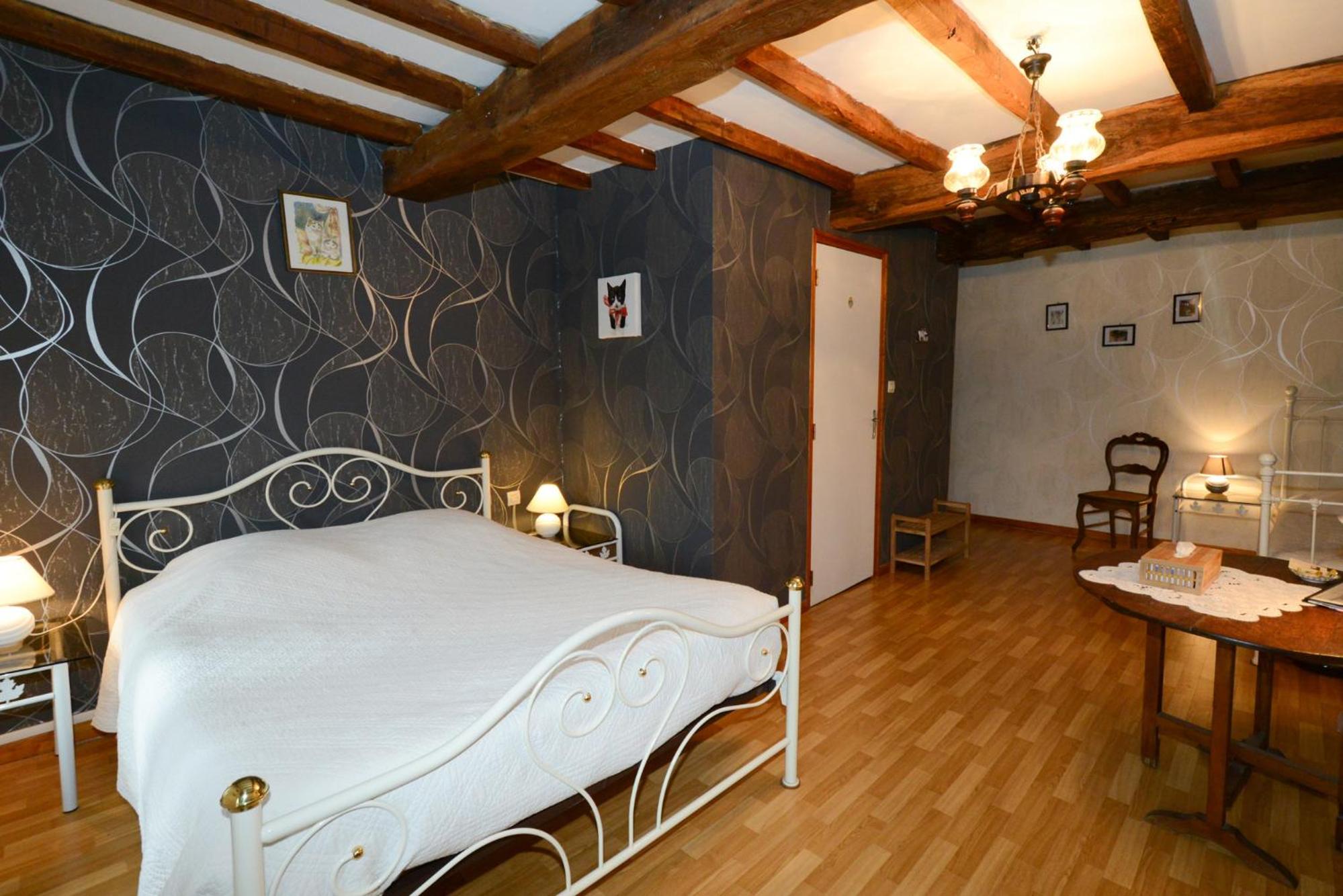 Quadruple Room with Shower - Photo 2