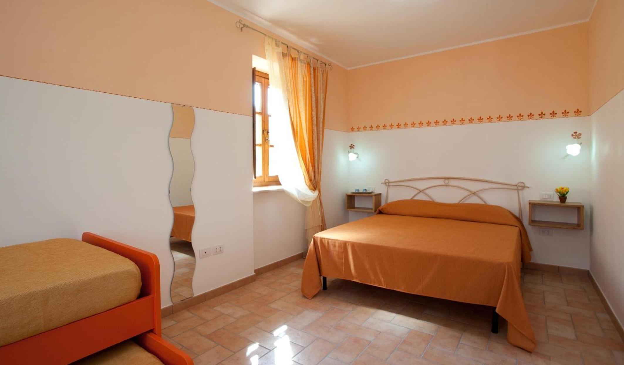 Double Room - Photo 13