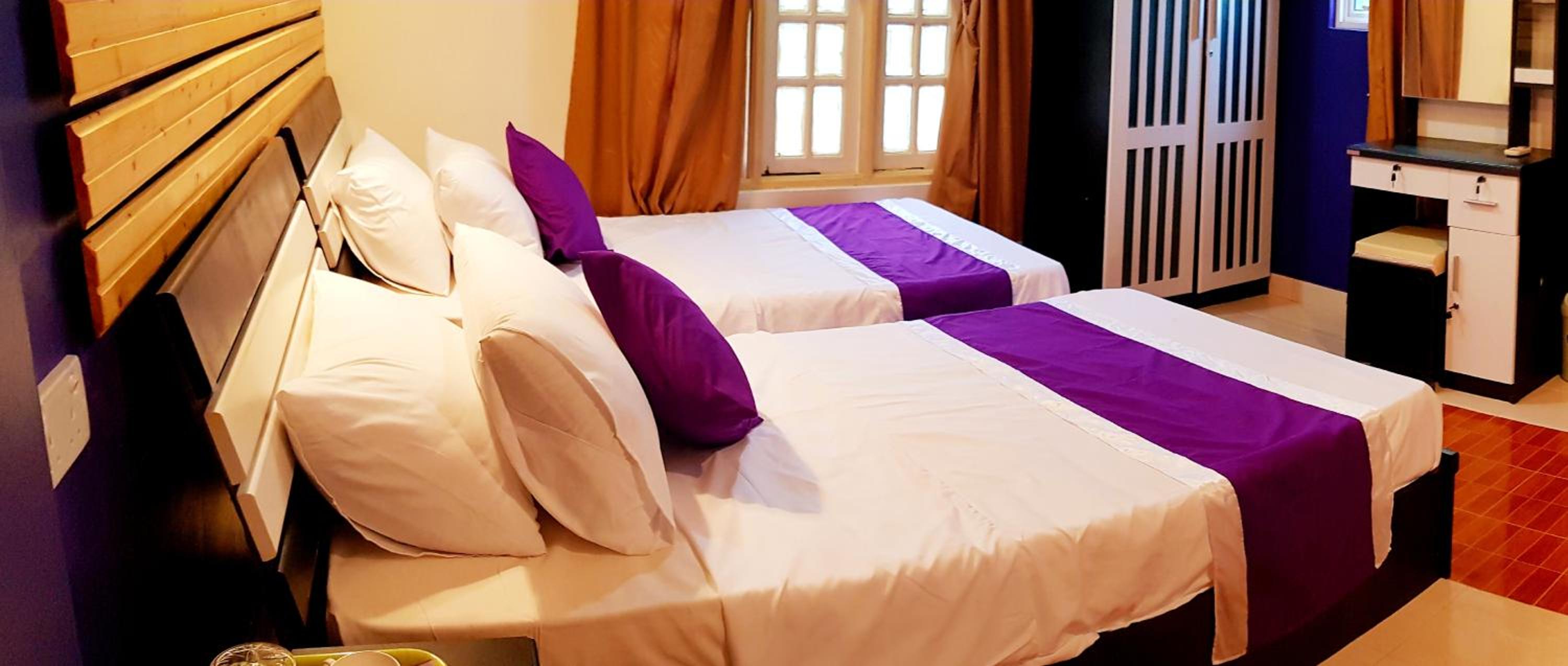 Standard Twin Room - Photo 4