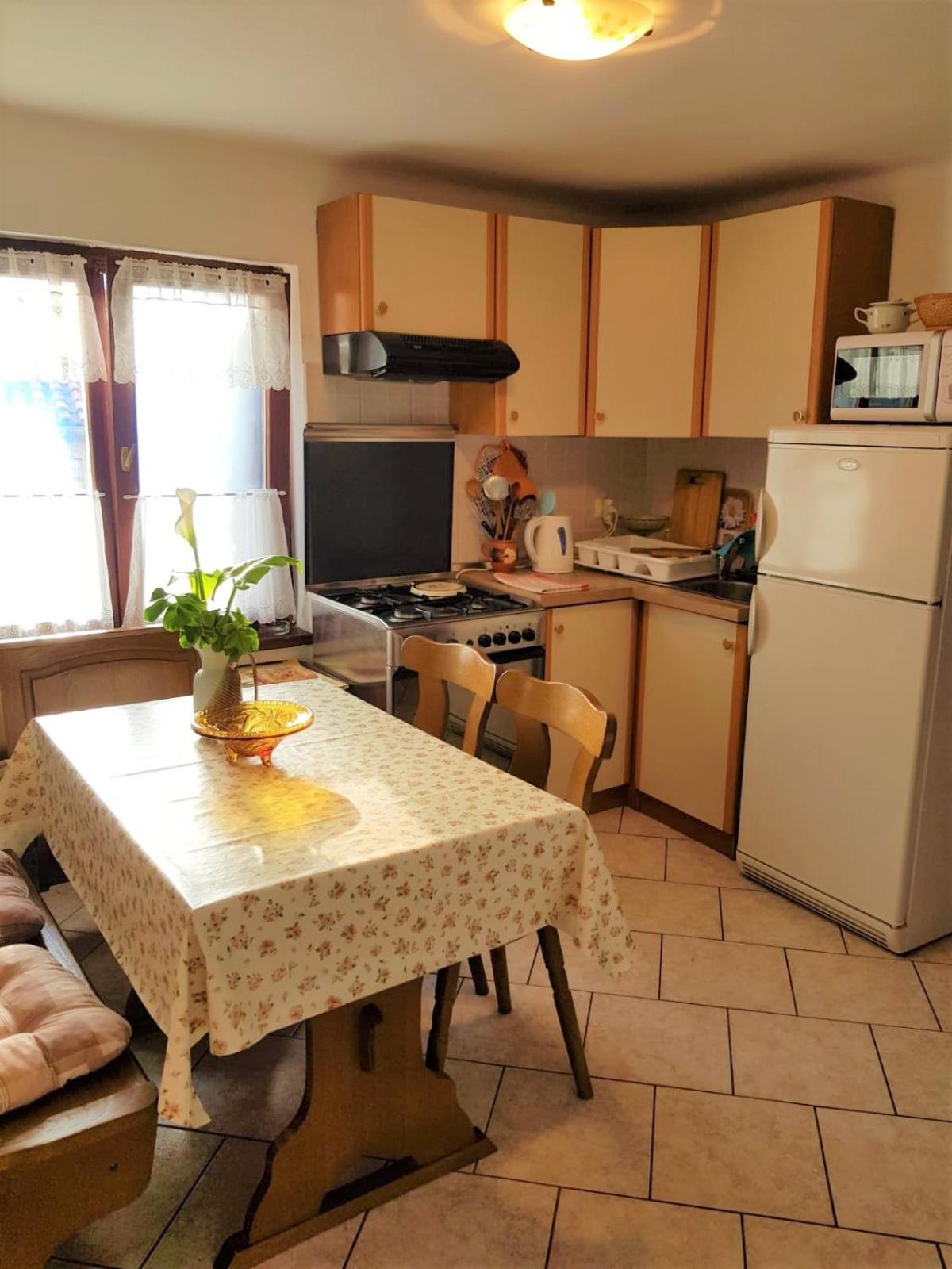 Apartment with Sea View - Photo 3