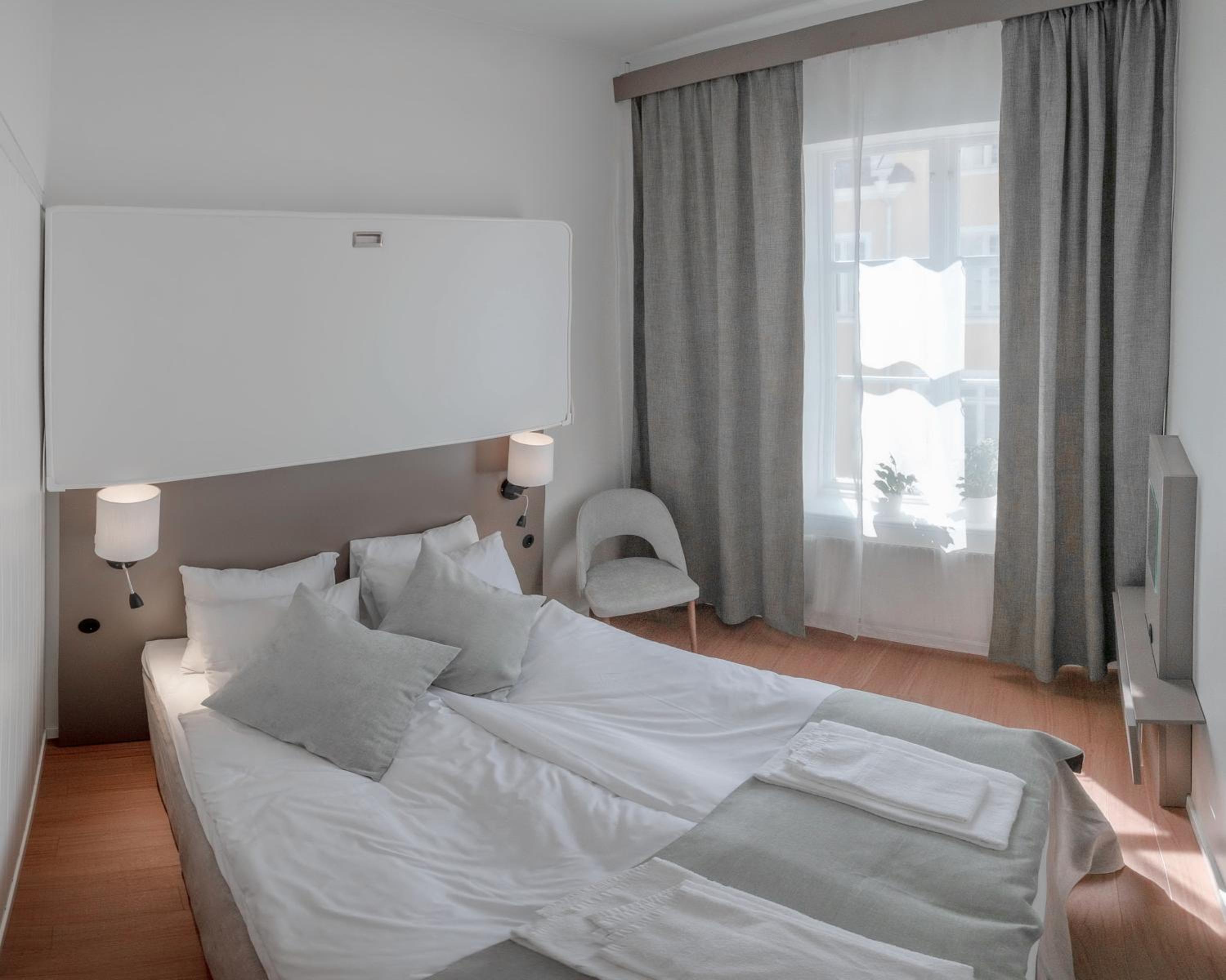 Budget Double Room with small bathroom photo 1