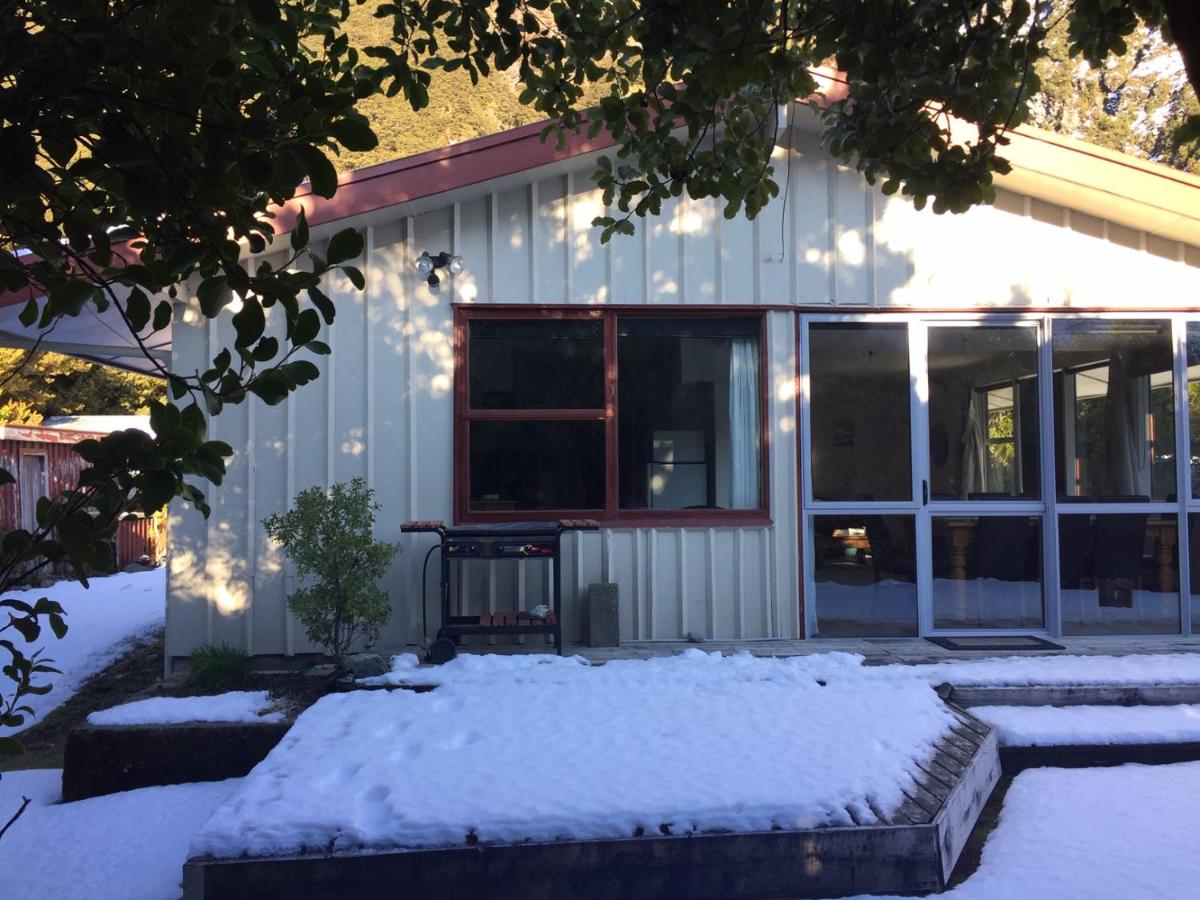 Three-Bedroom Chalet photo 2