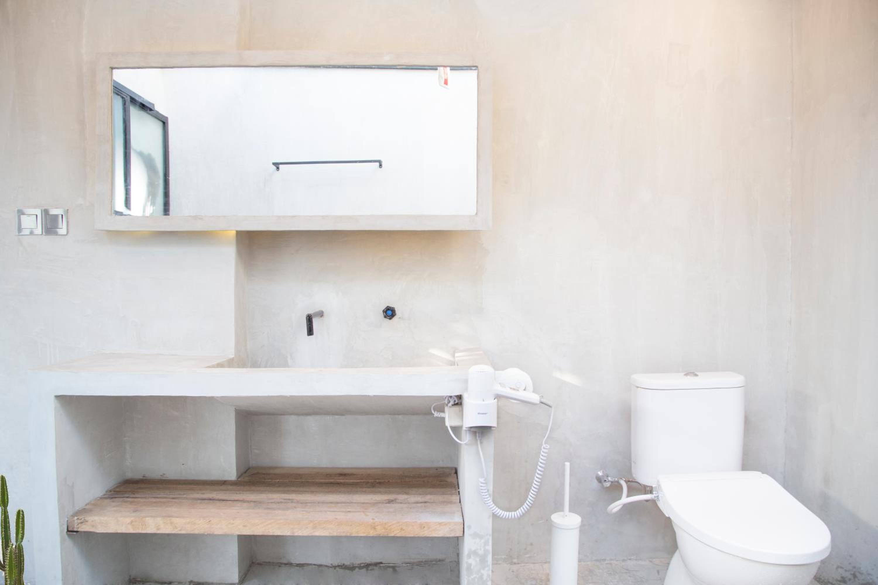 Double Room with Private External Bathroom - Photo 2