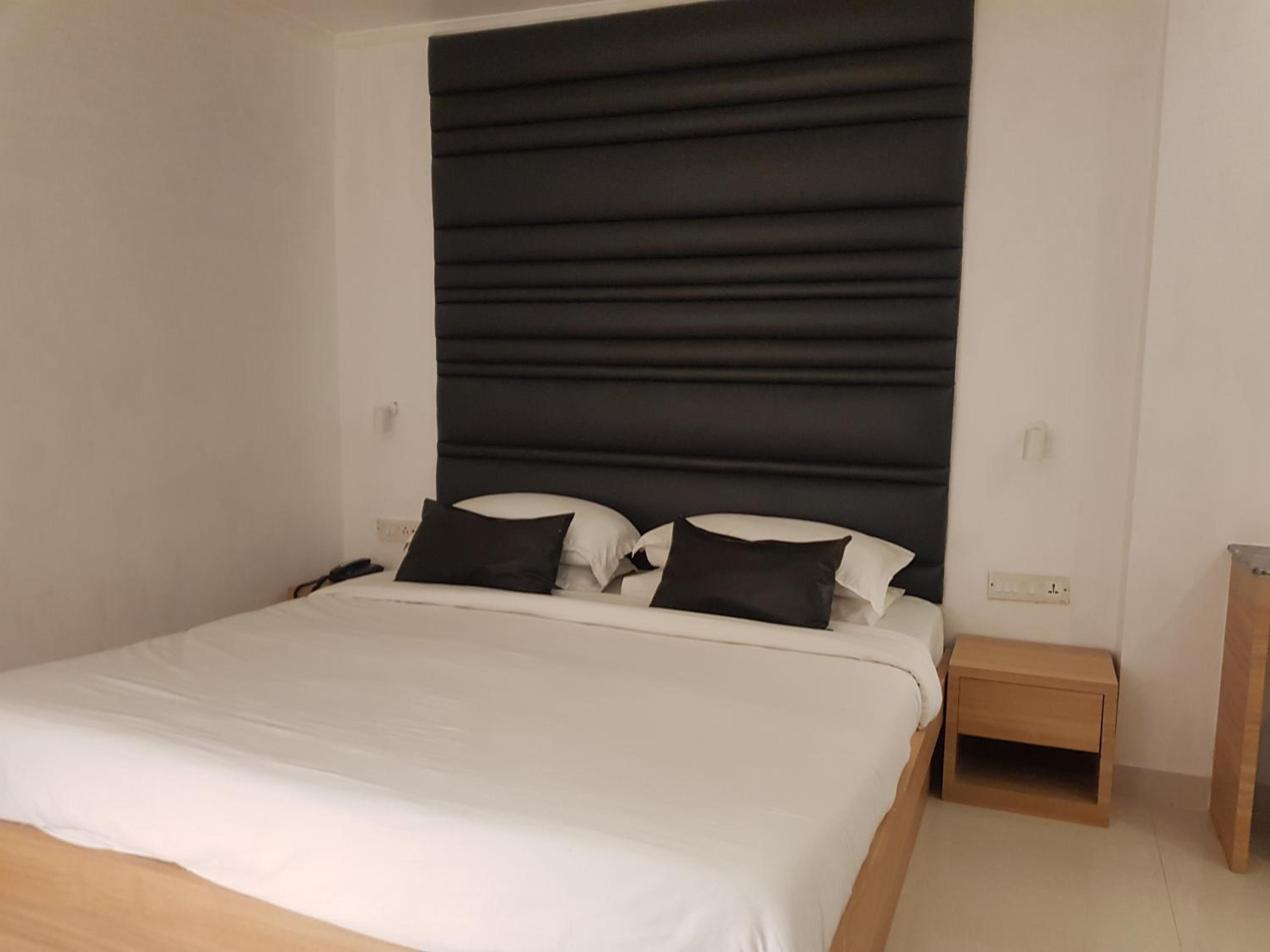 Suite - Photo 2