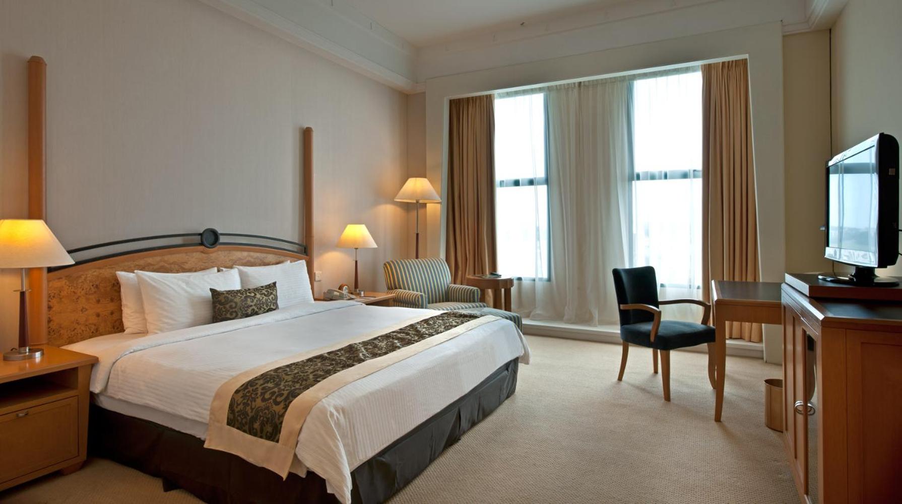 Executive Suite - Photo 4
