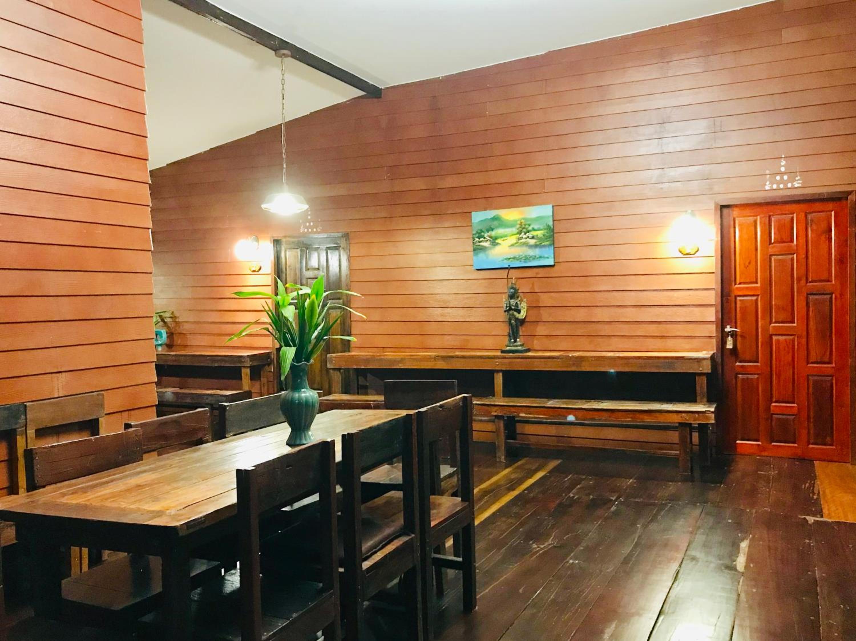 Deluxe King Room photo 2