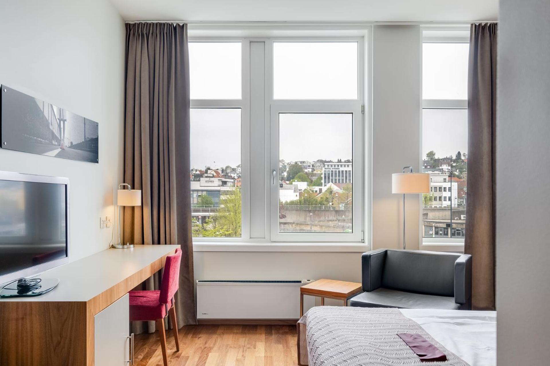 Standard Double or Twin Room - Photo 9