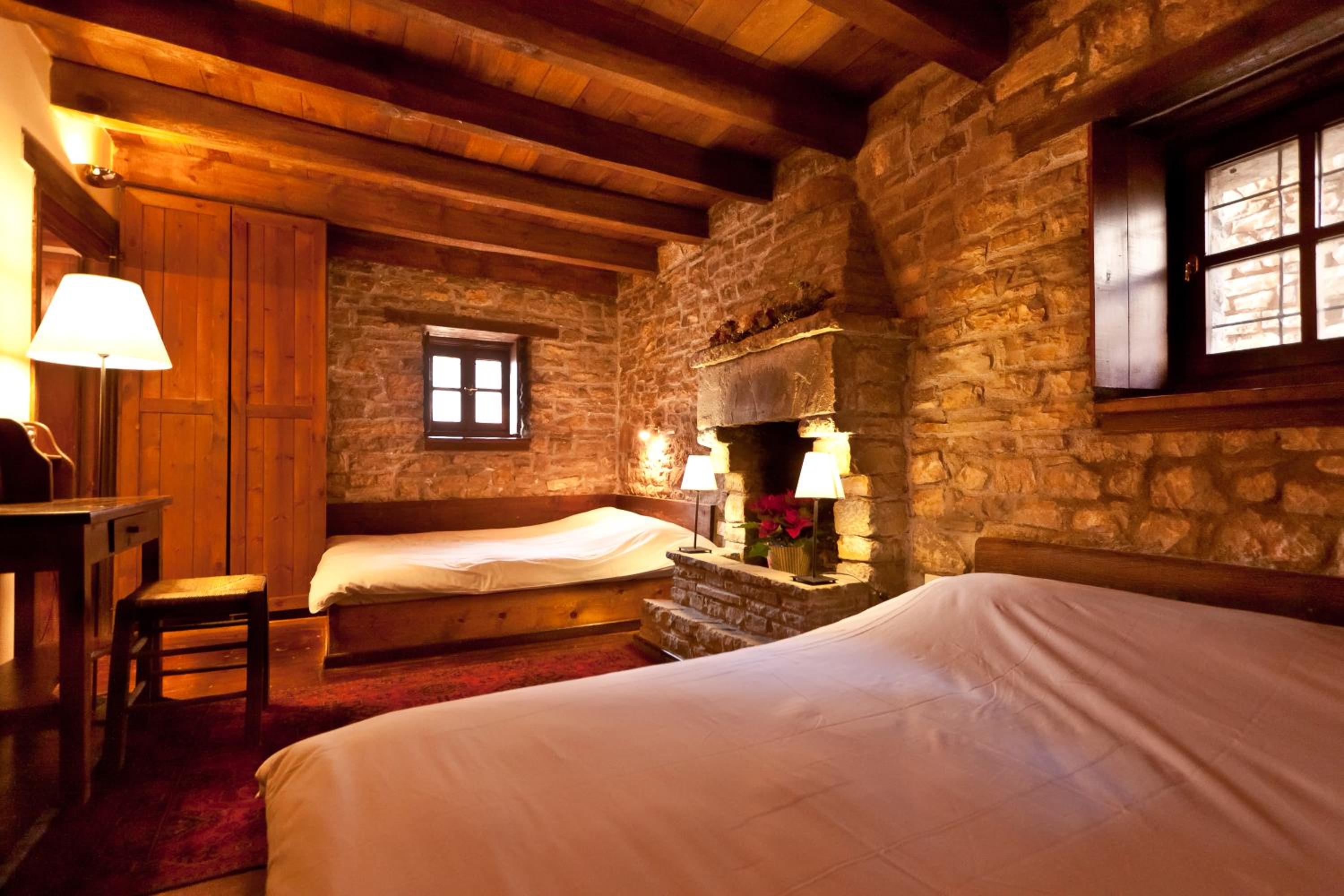 Quadruple Room - Photo 17