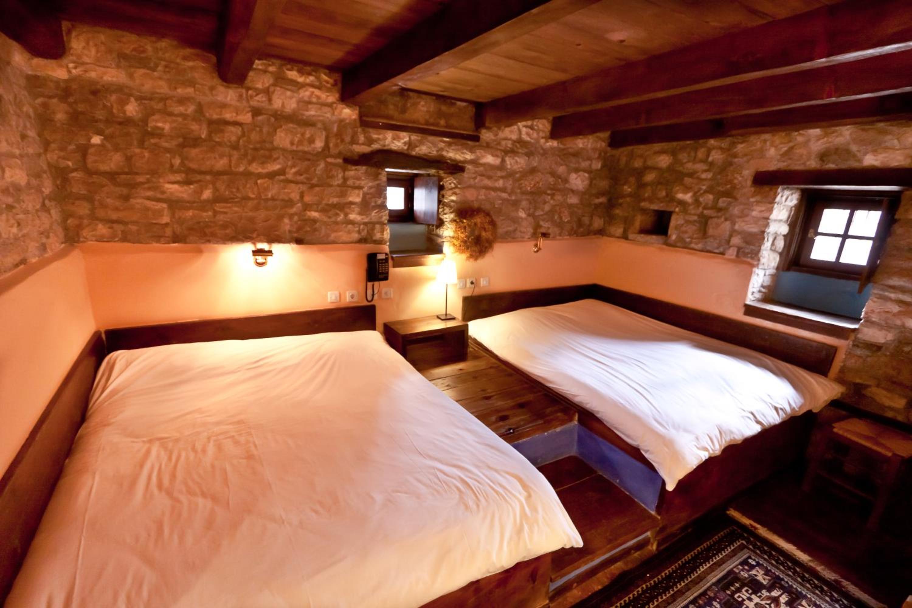 Quadruple Room - Photo 18