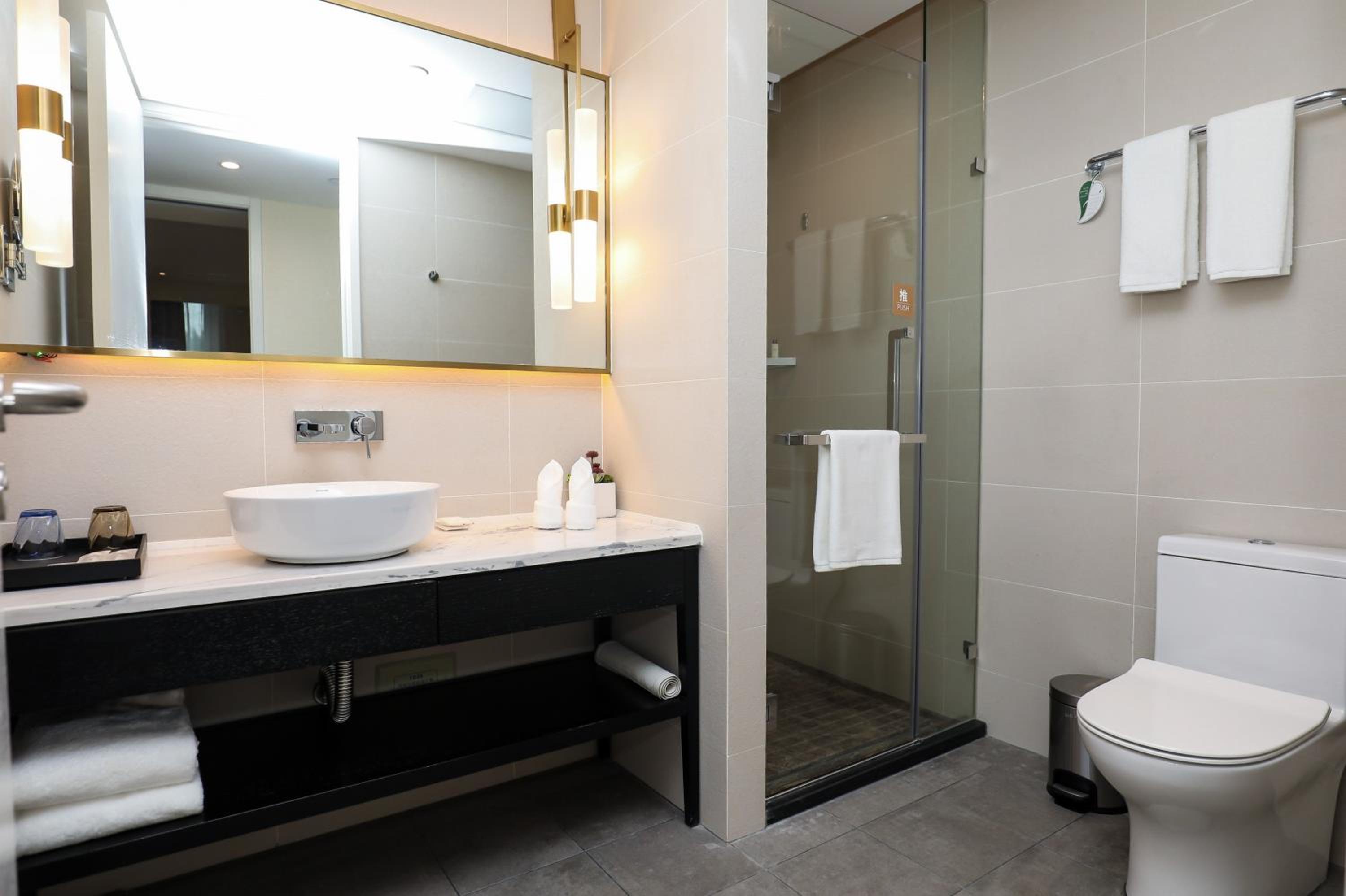 One-Bedroom Executive - Photo 2