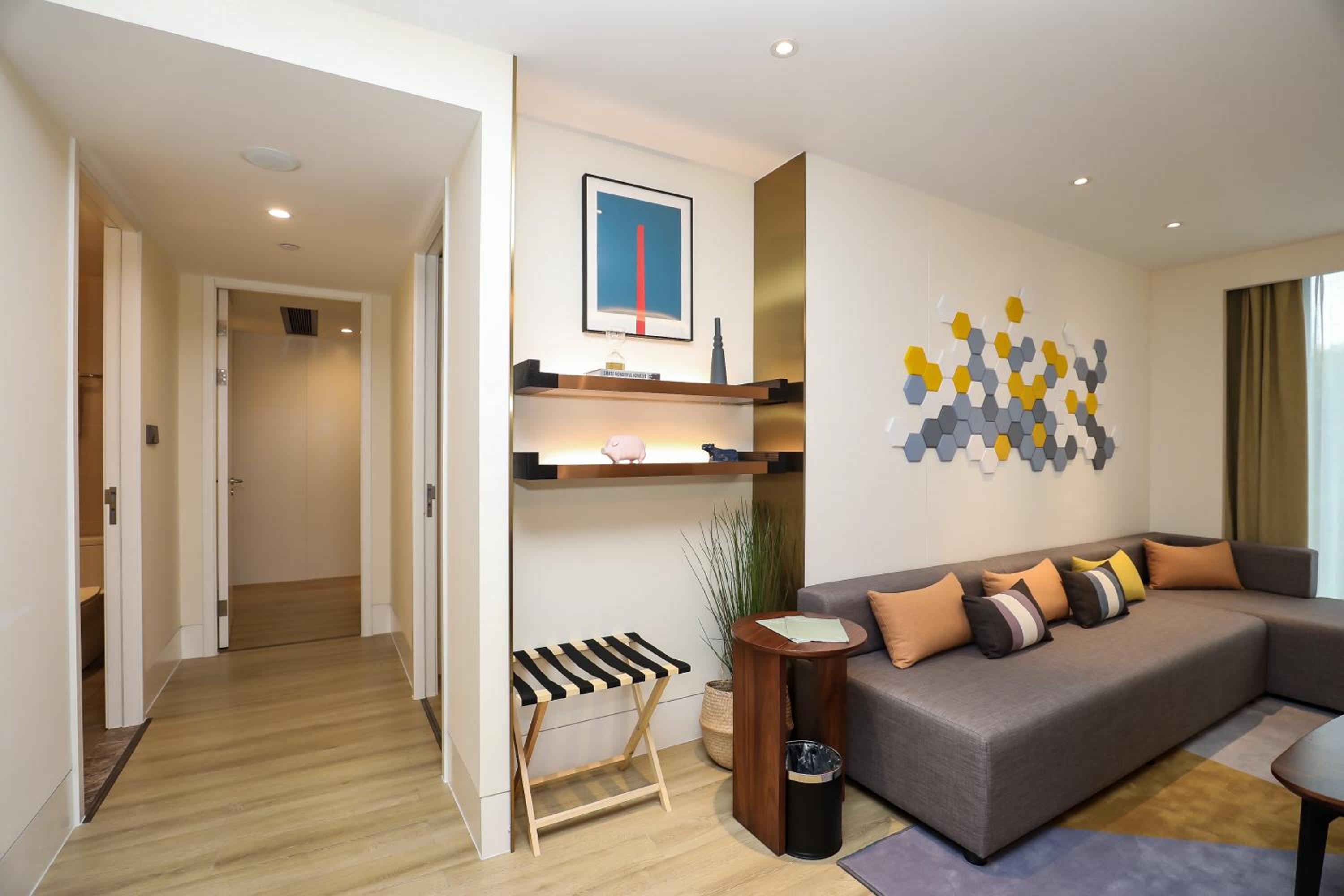 Two-Bedroom Executive - Photo 4