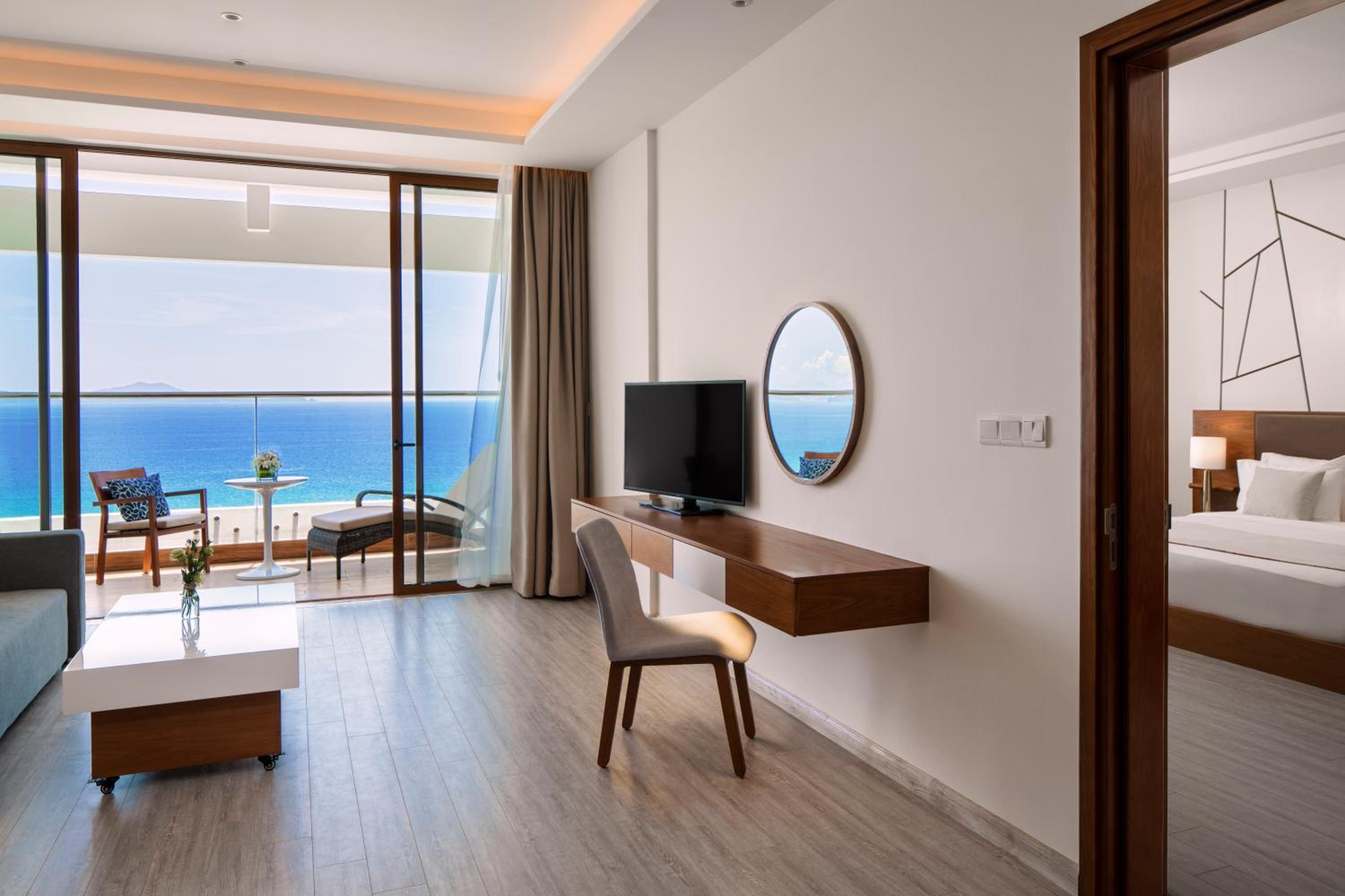 Interconnected Twin Studio with Sea View - Photo 1