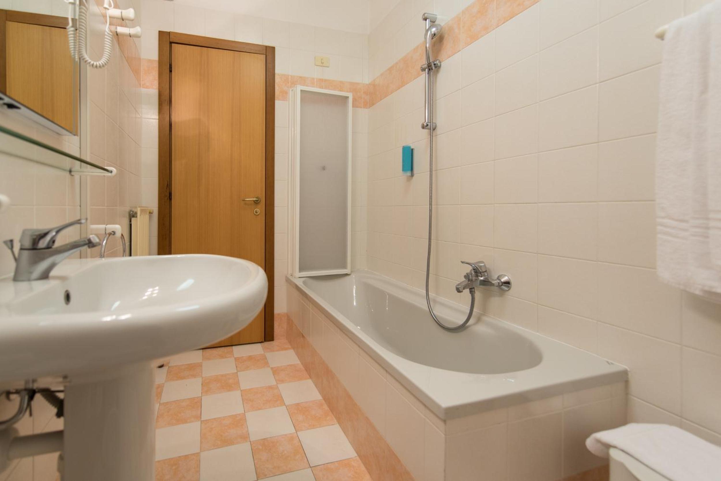 Quadruple Room photo 2