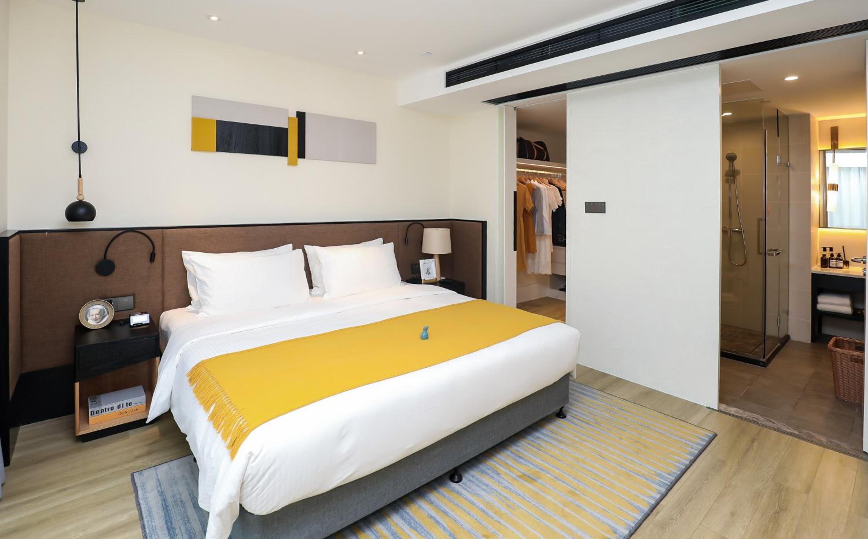 One-Bedroom Executive - Photo 3