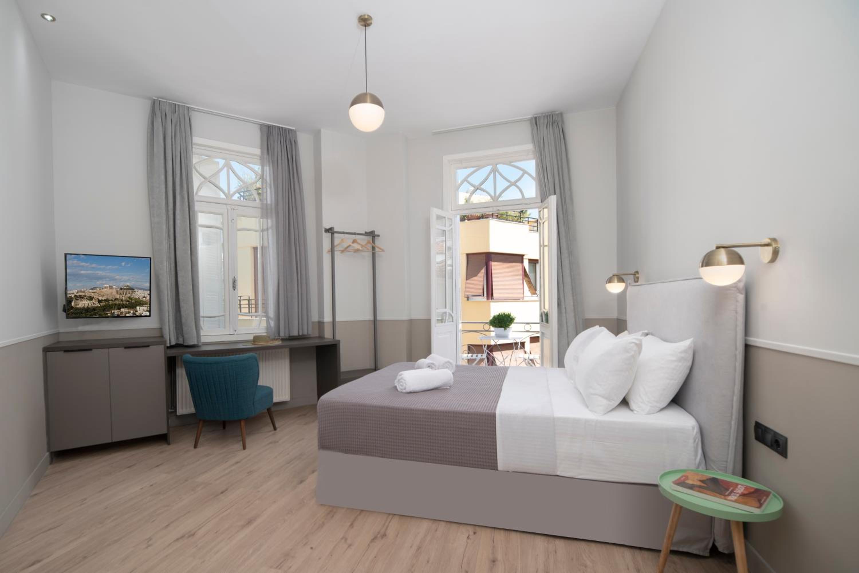 Executive Suite with Balcony photo 1