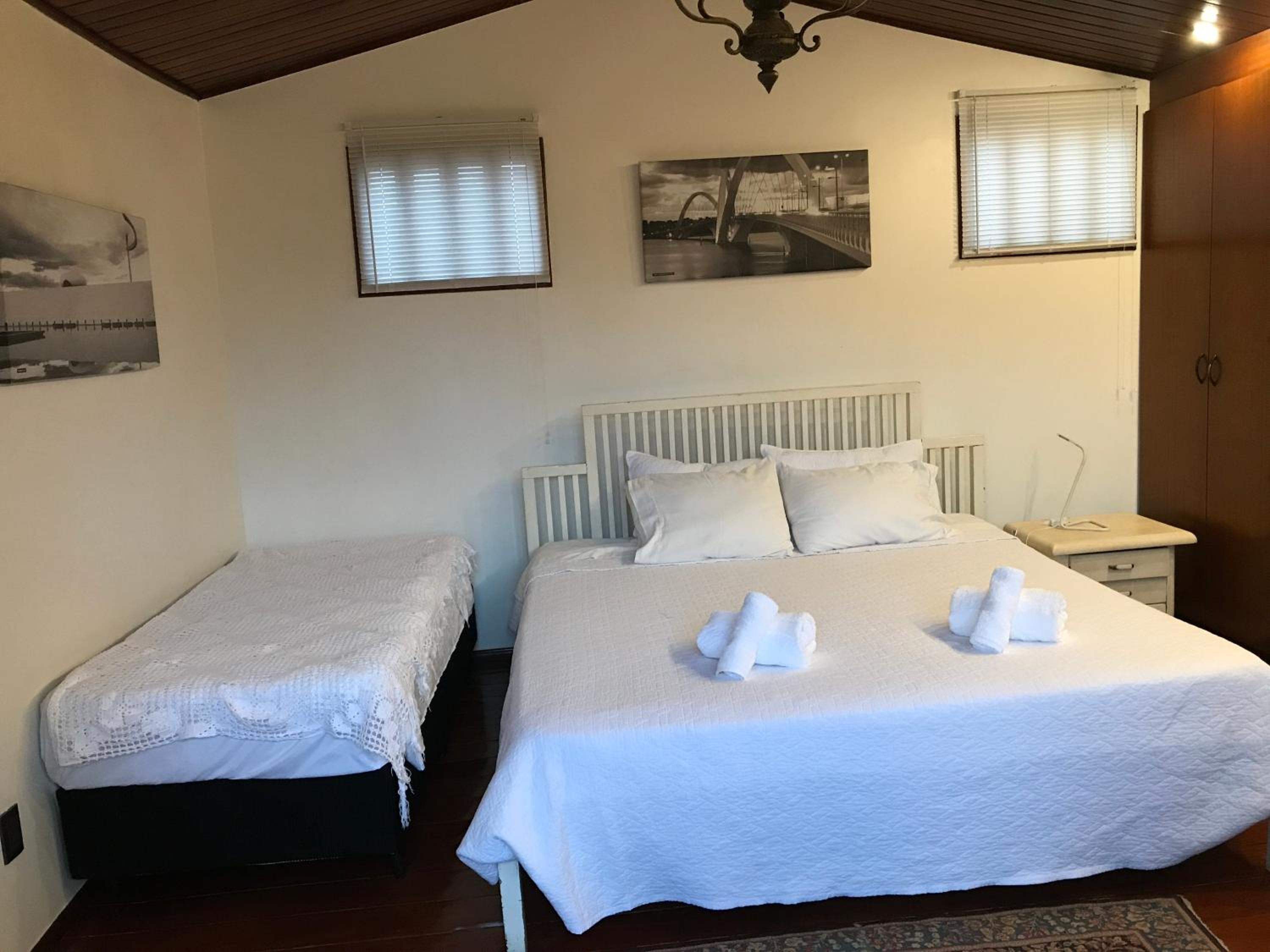 Deluxe King Suite with Balcony - Photo 4
