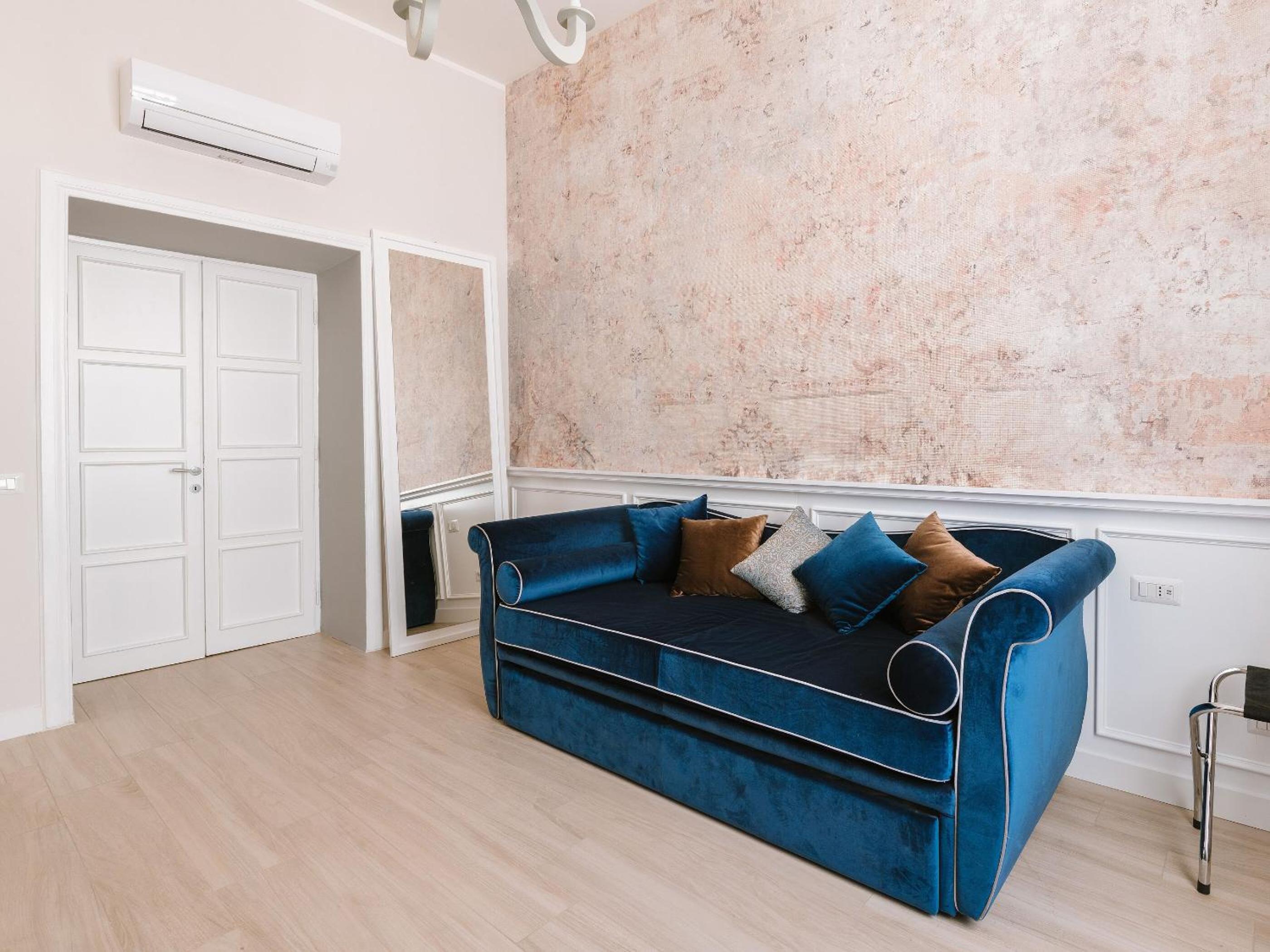 King Suite with Spa Bath photo 3