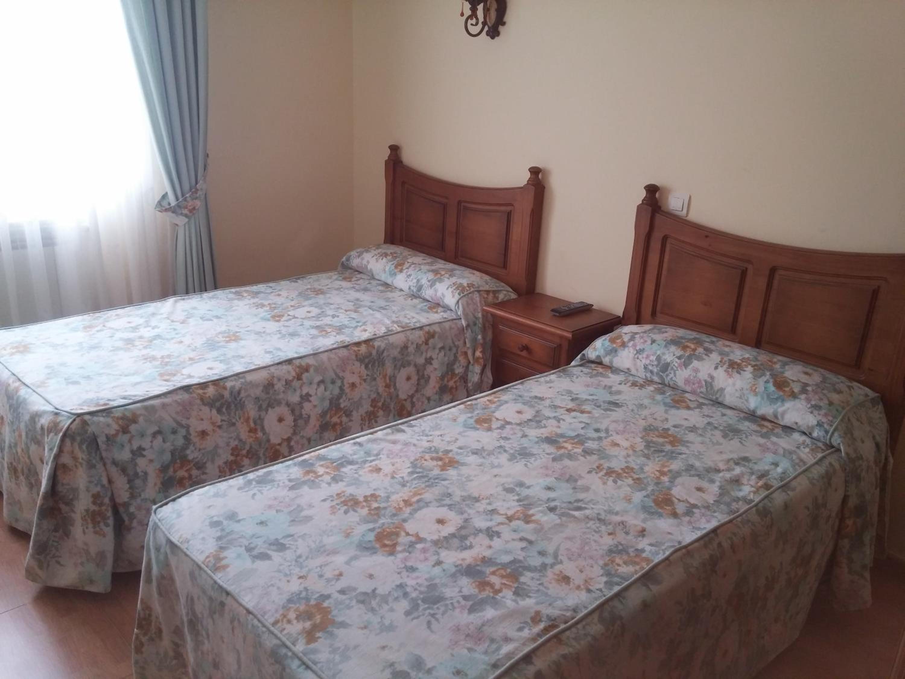 Double or Twin Room - Photo 10