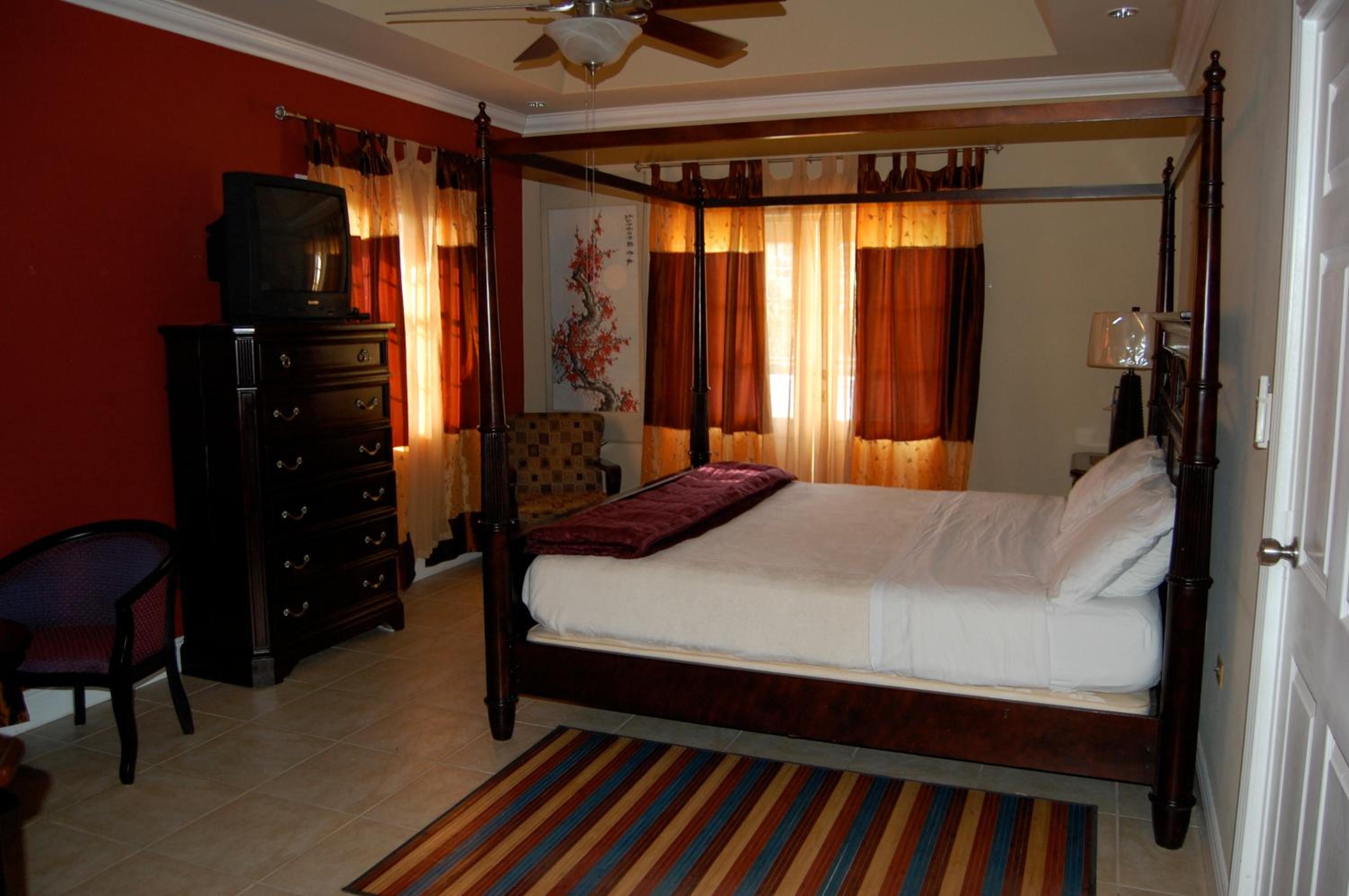 Four-Bedroom Villa photo 3