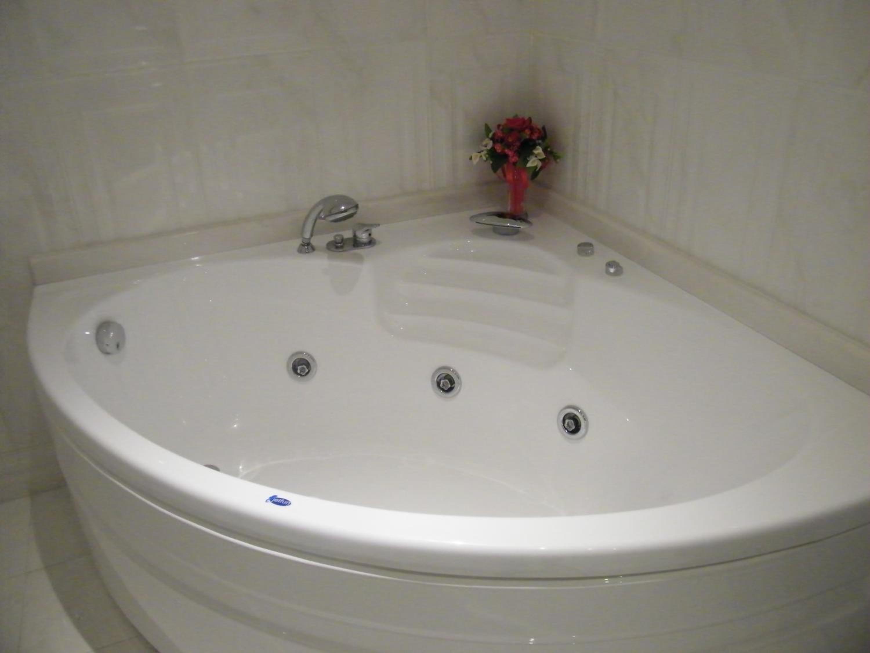 Suite thumbnail 6