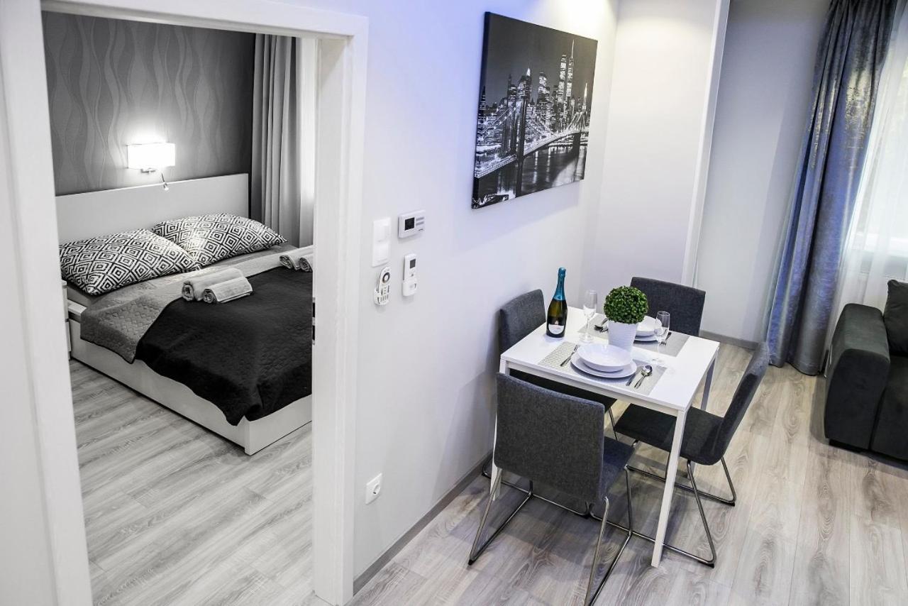 One-Bedroom Apartment - Photo 16