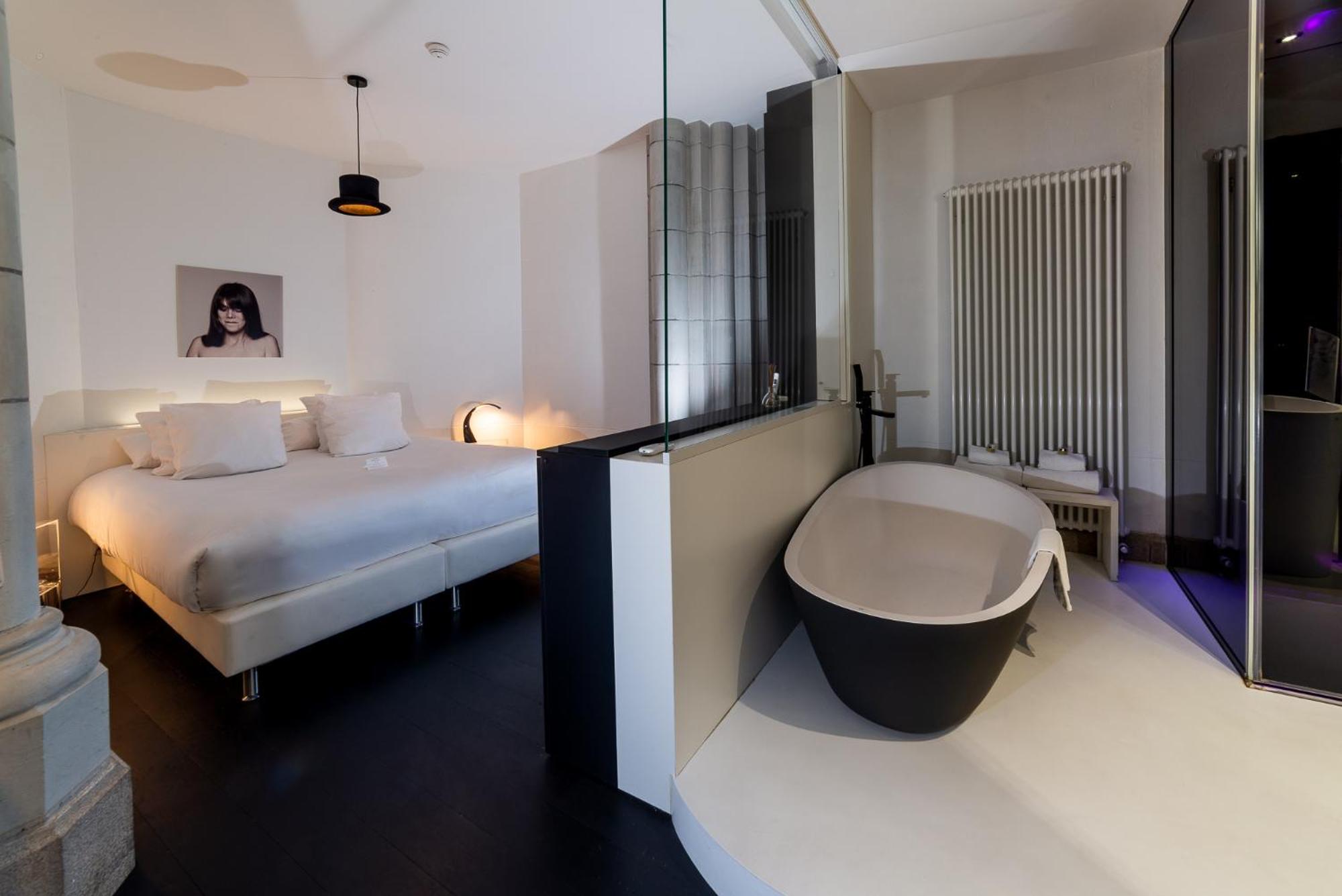 Suite - Photo 5