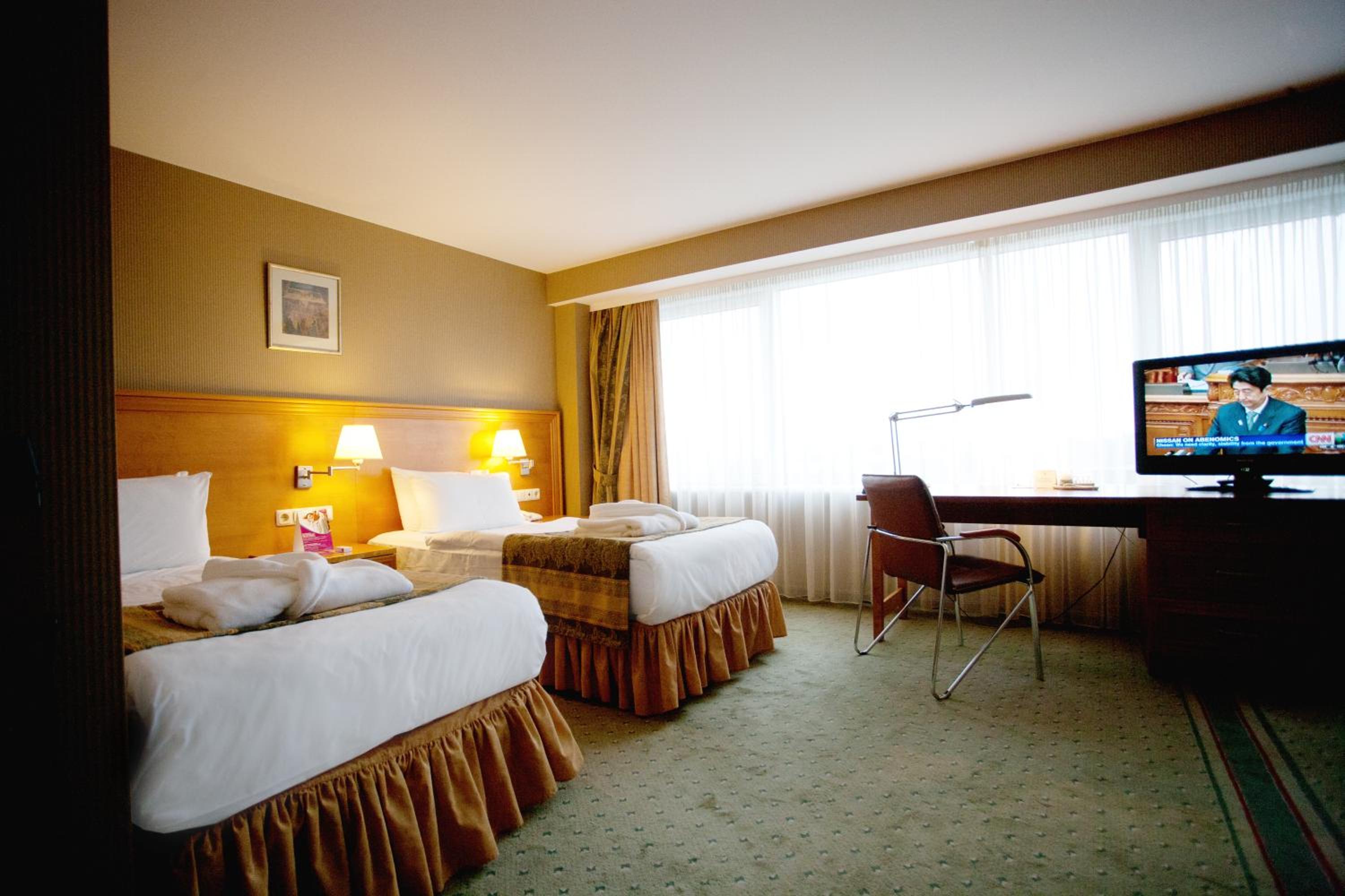 Deluxe Twin Room - Photo 2