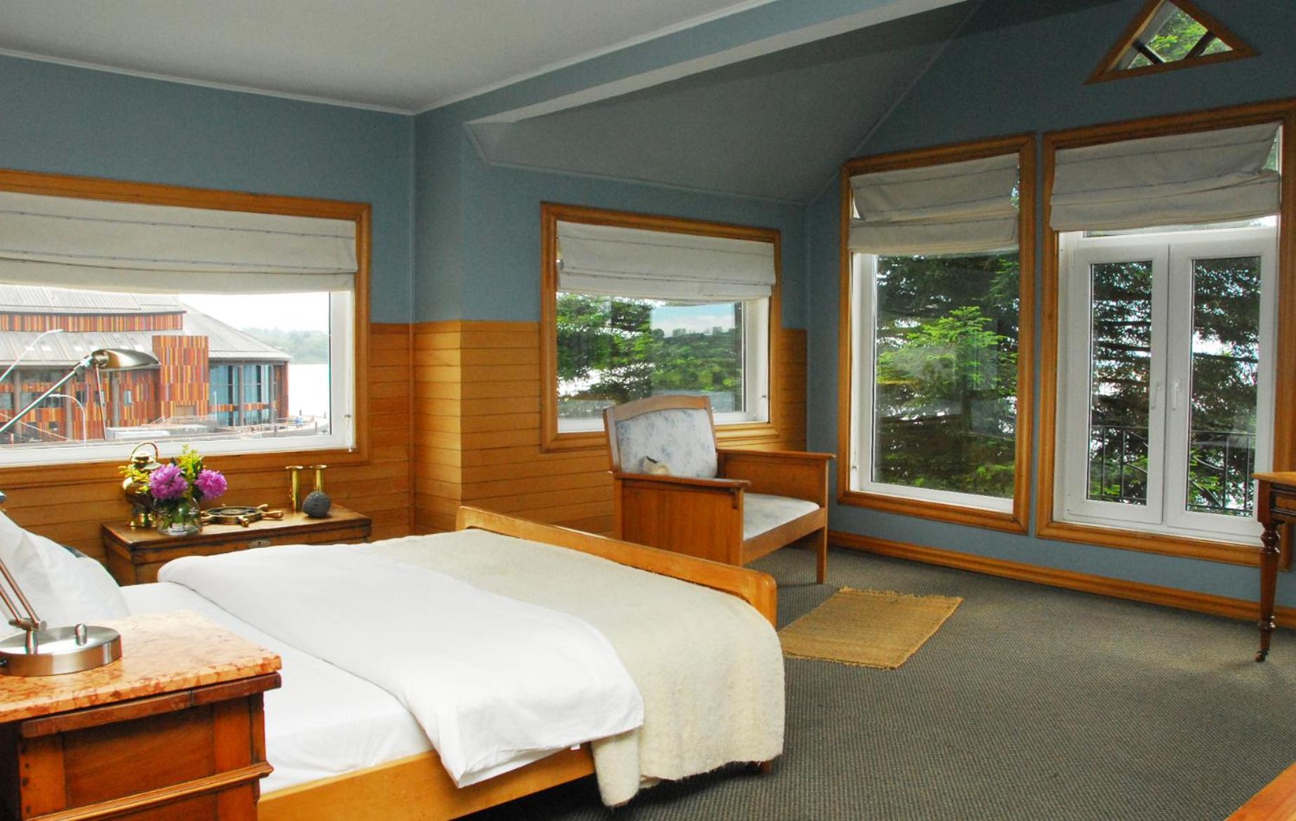 Suite with Lake View photo 1