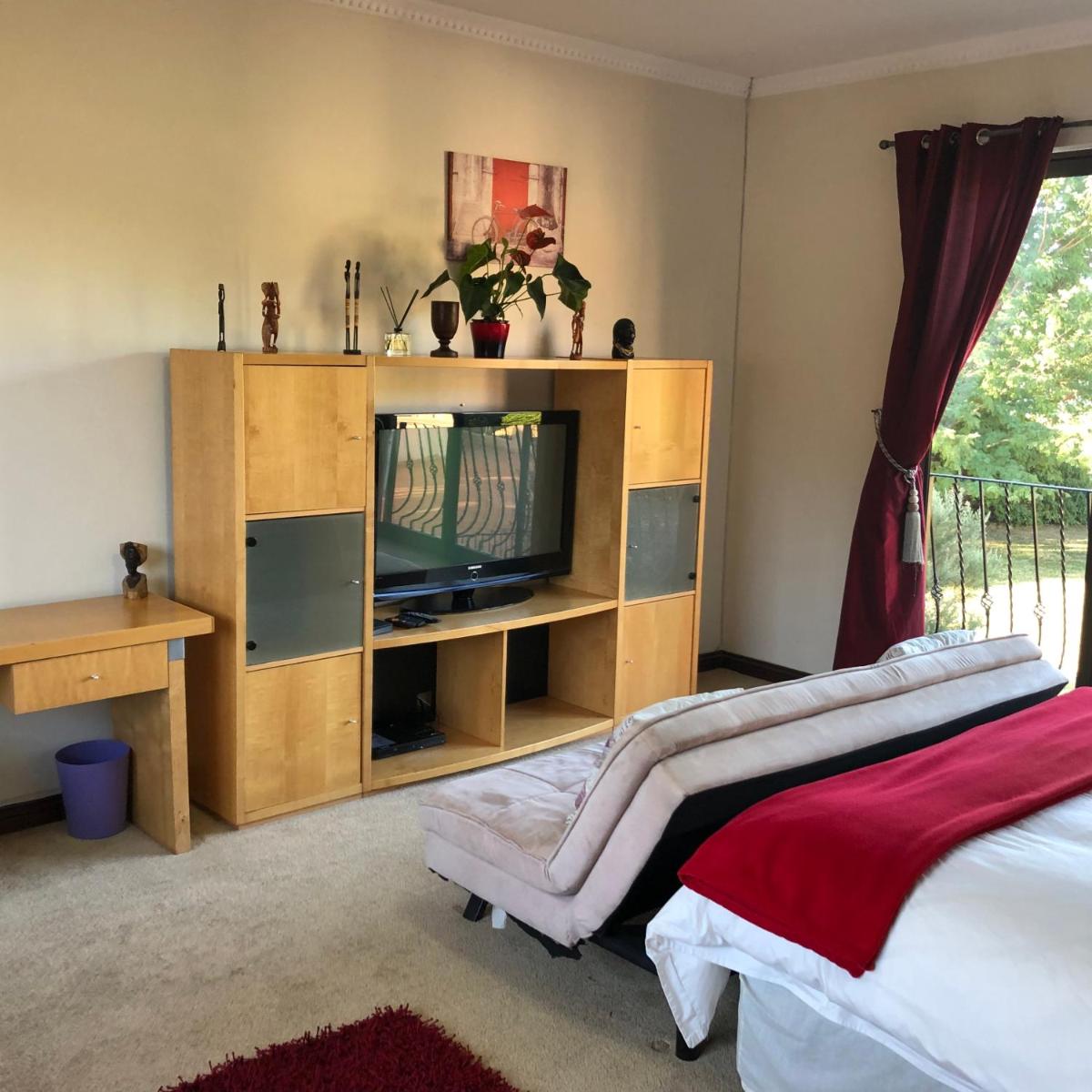 Deluxe Double Room (2 Adults + 1 Child) photo 3