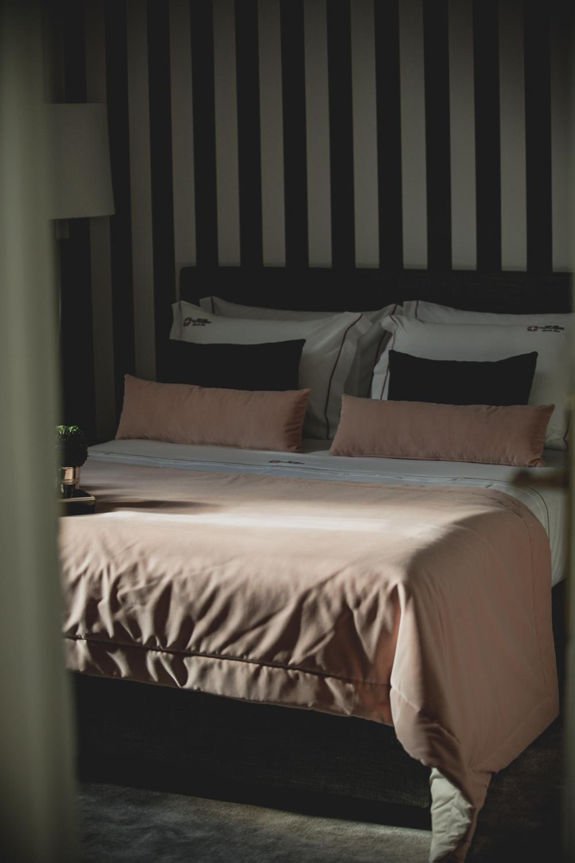 Deluxe Double Room - Photo 6