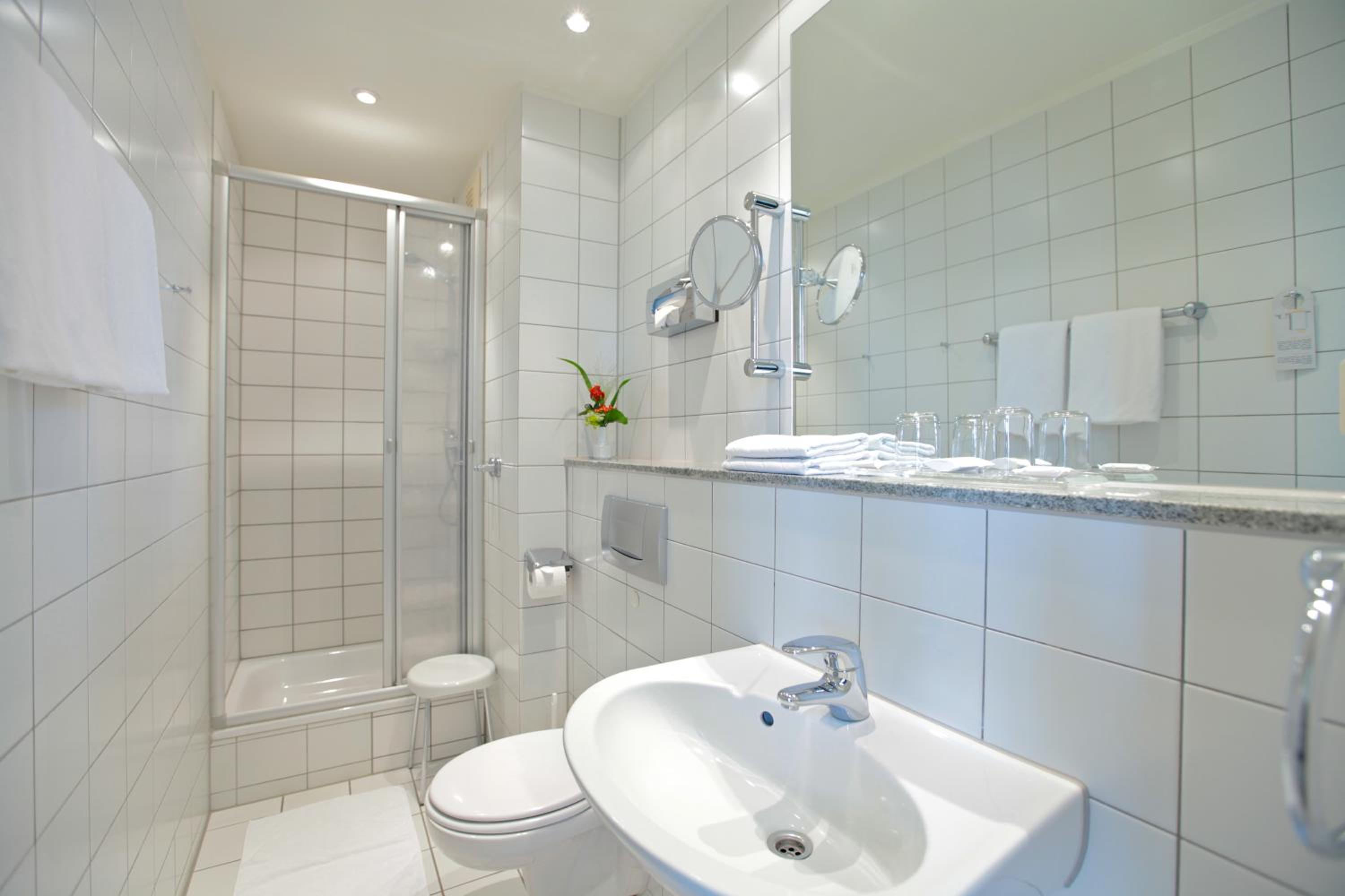 Standard Double or Twin Room - Photo 1
