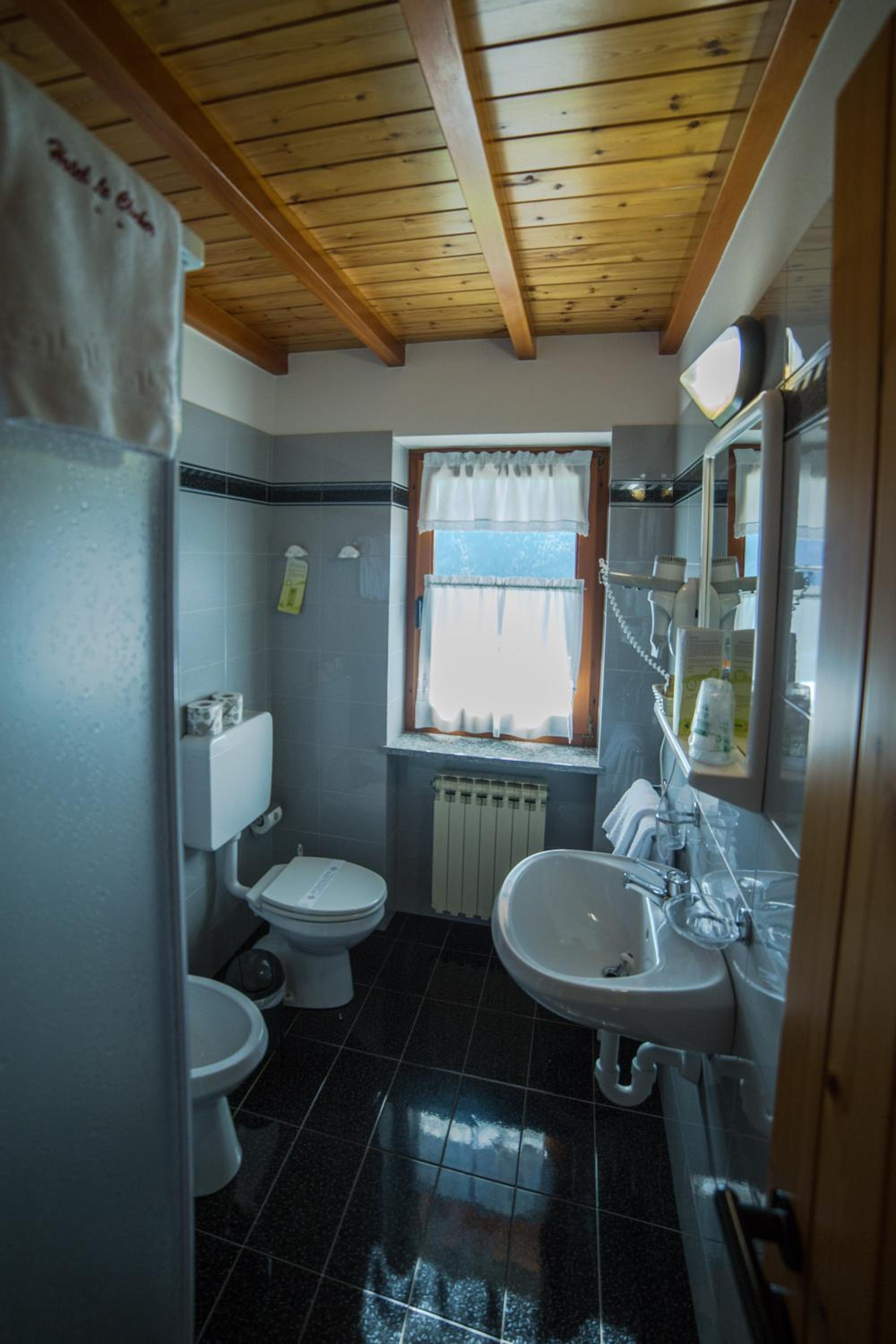 Double or Twin Room photo 2
