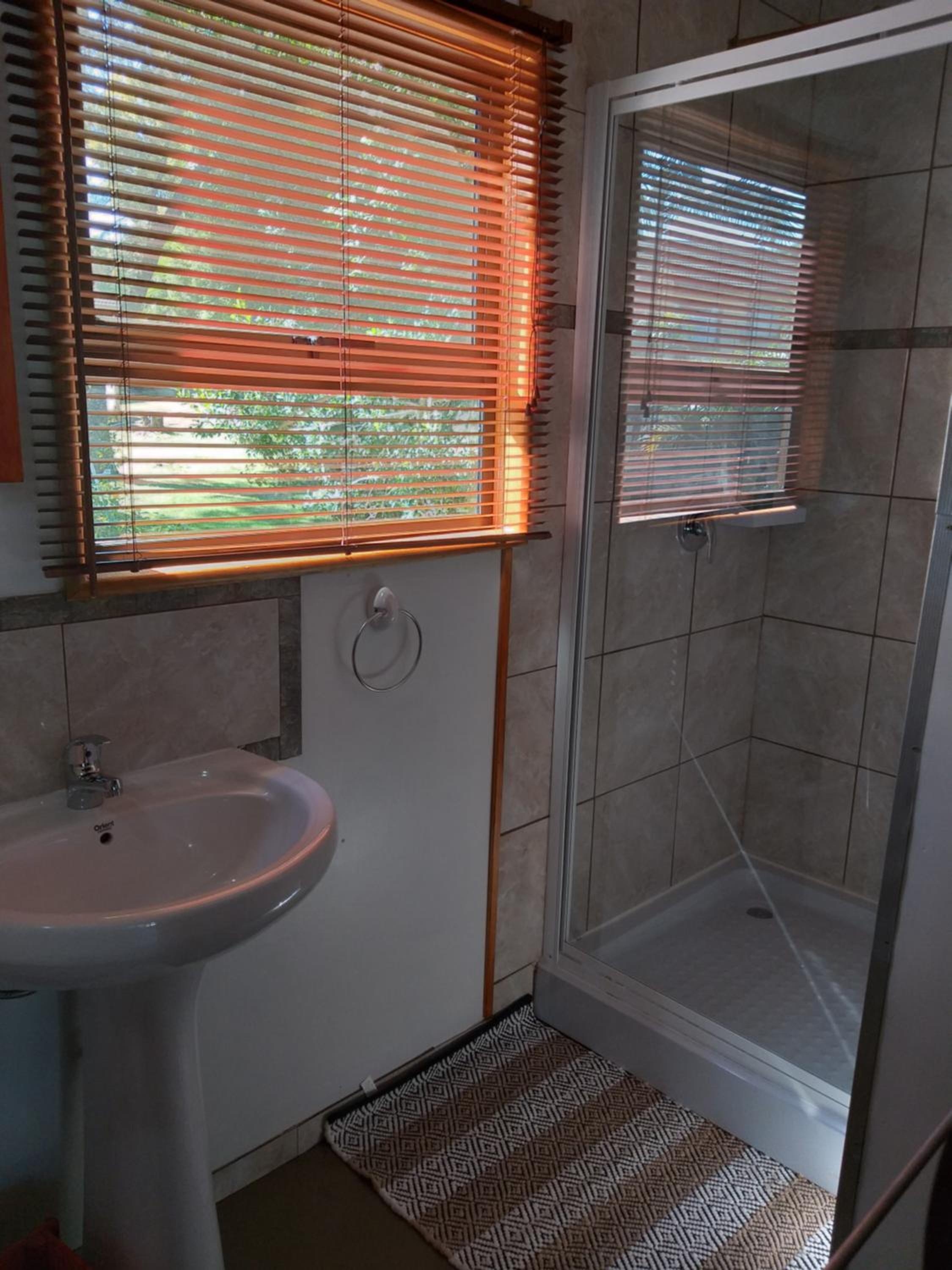 Standard Twin Room photo 2