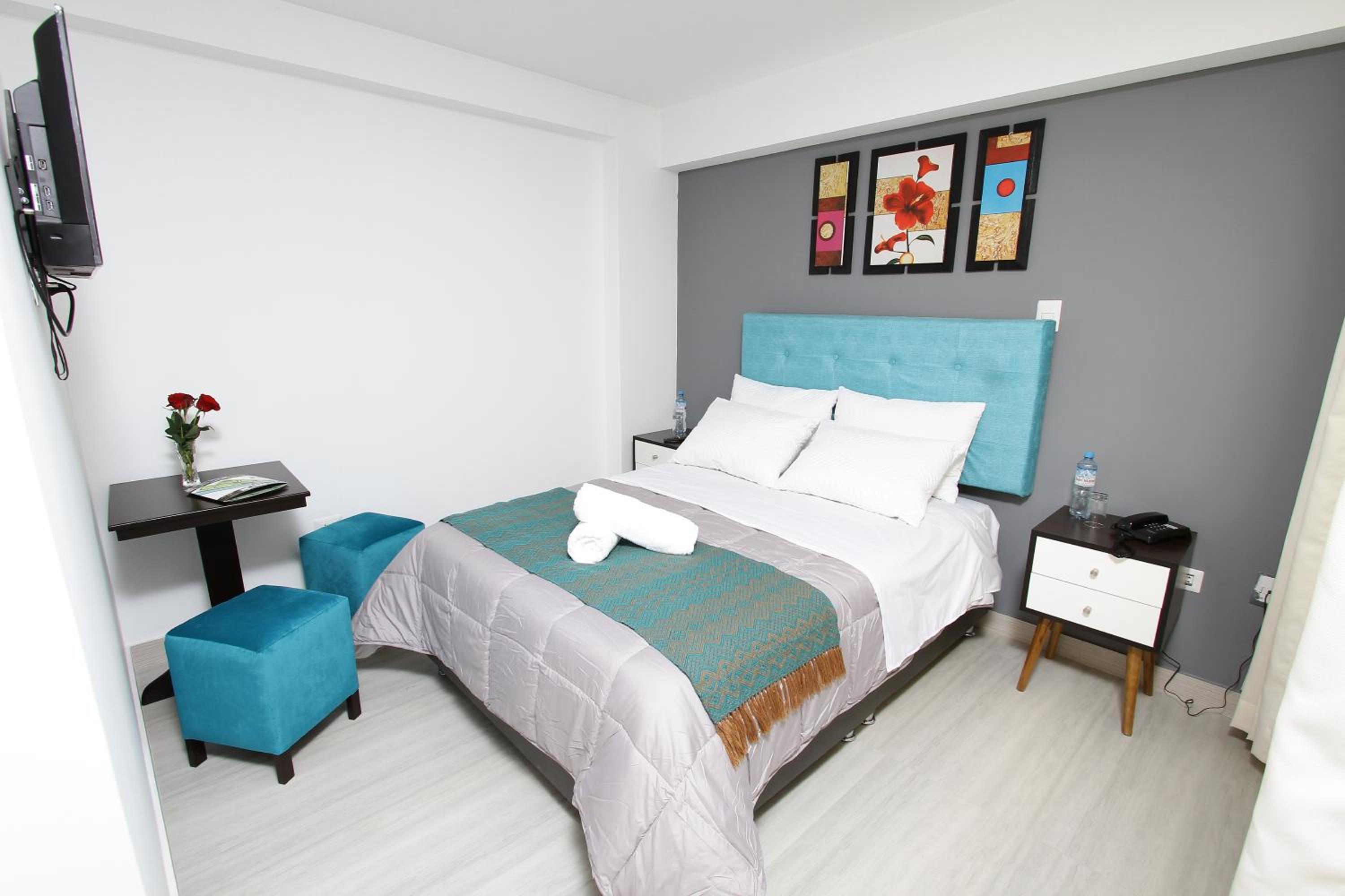 Double or Twin Room with Private Bathroom photo 2