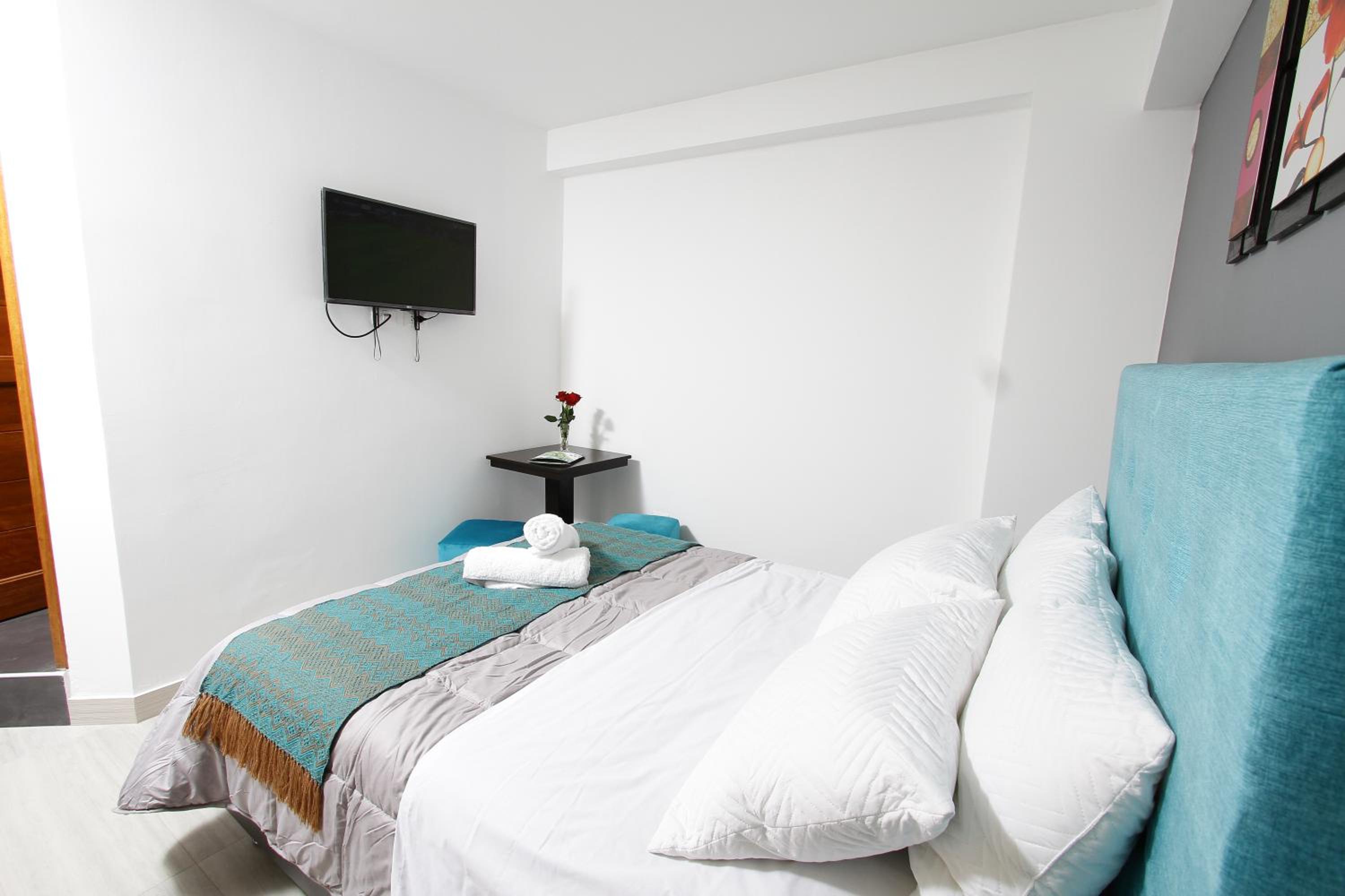 Double or Twin Room with Private Bathroom photo 3
