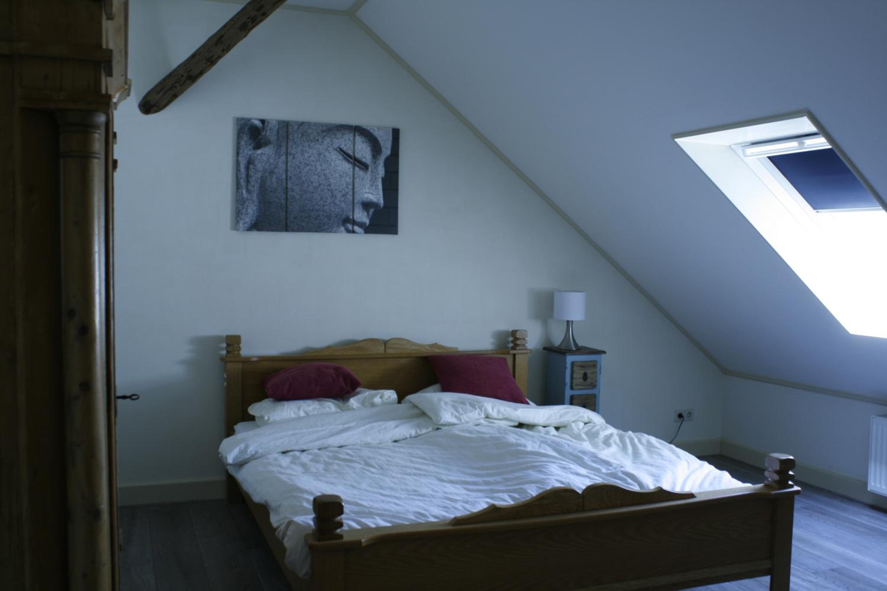 Three-Bedroom House - Photo 5