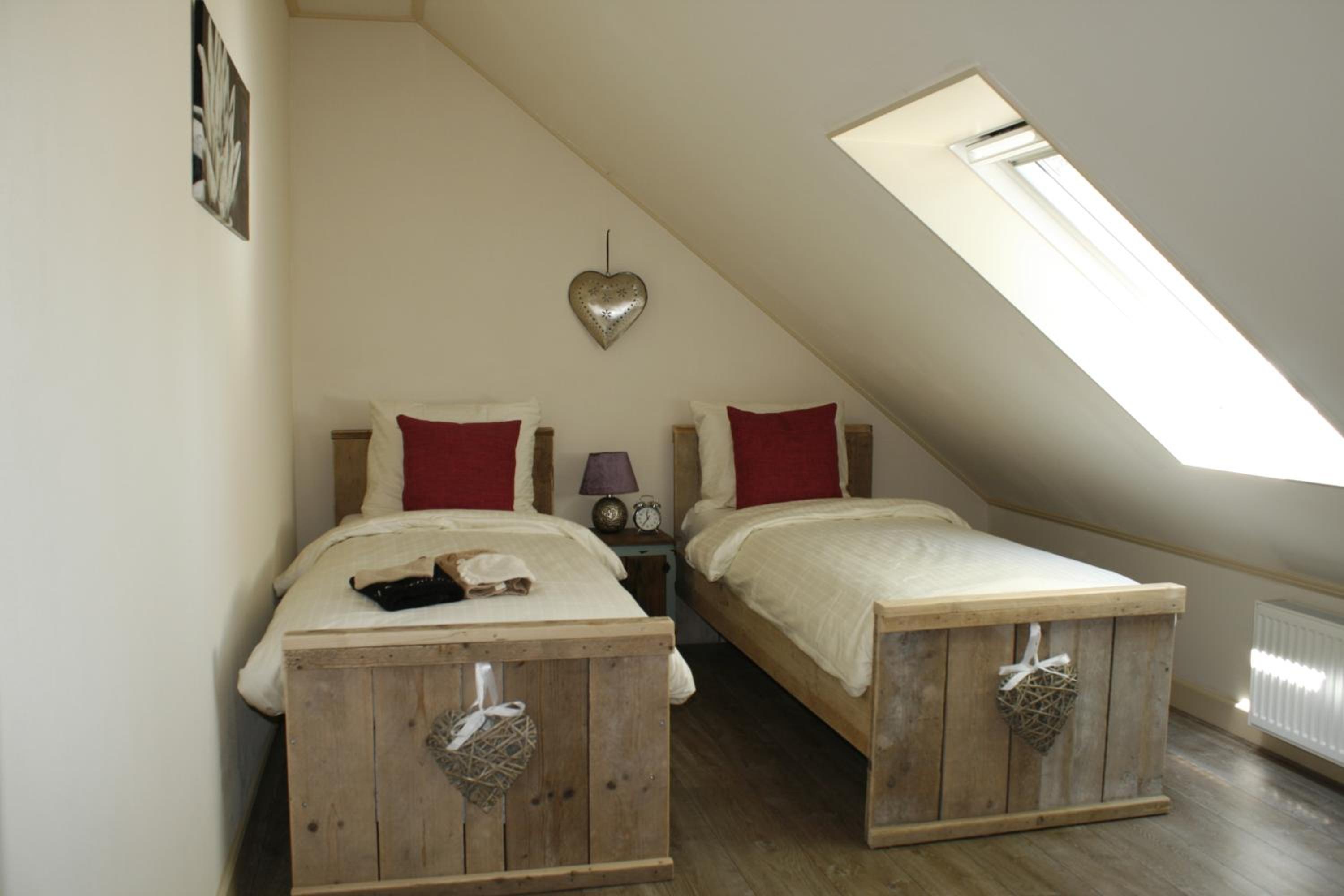Three-Bedroom House - Photo 6