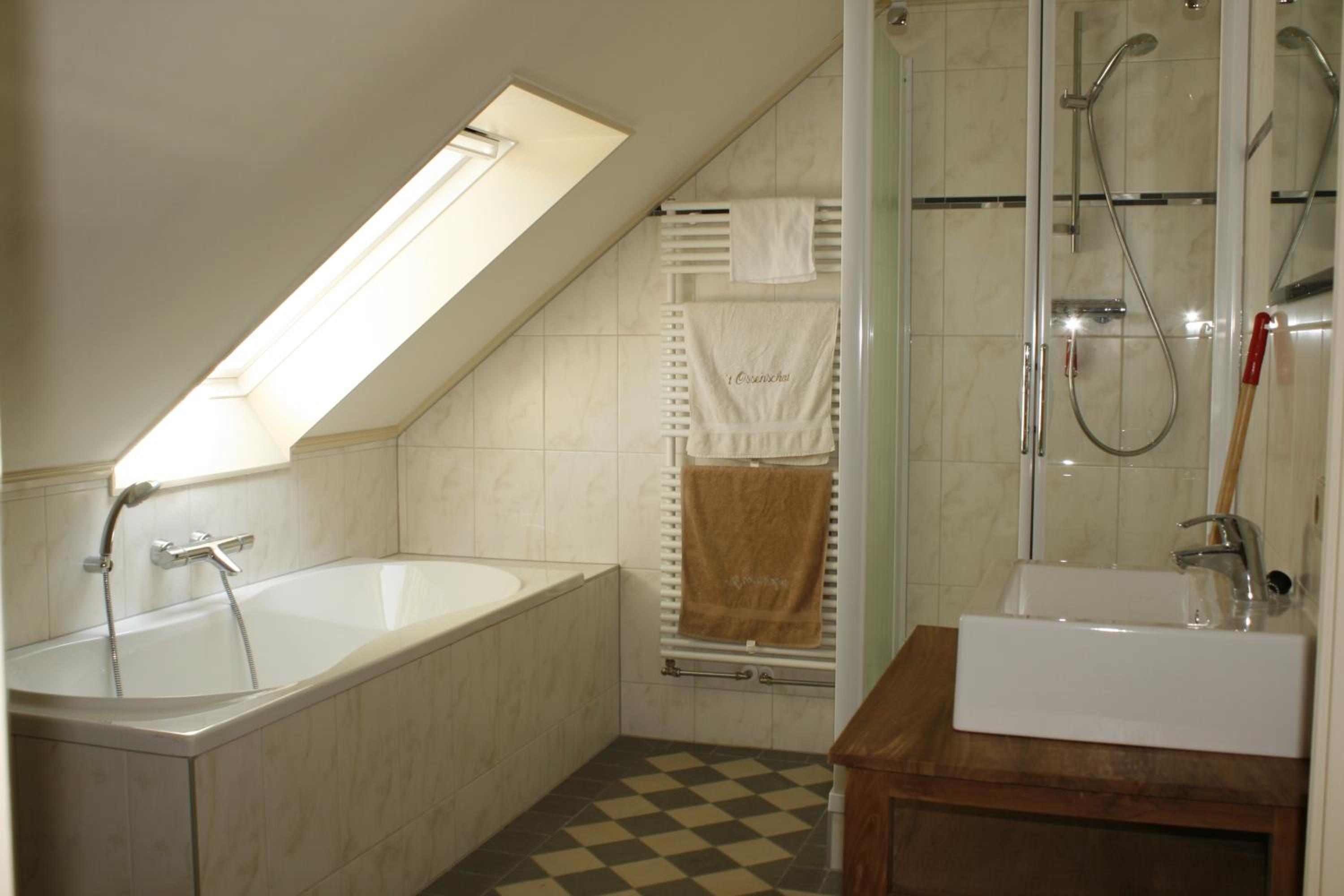 Three-Bedroom House - Photo 7