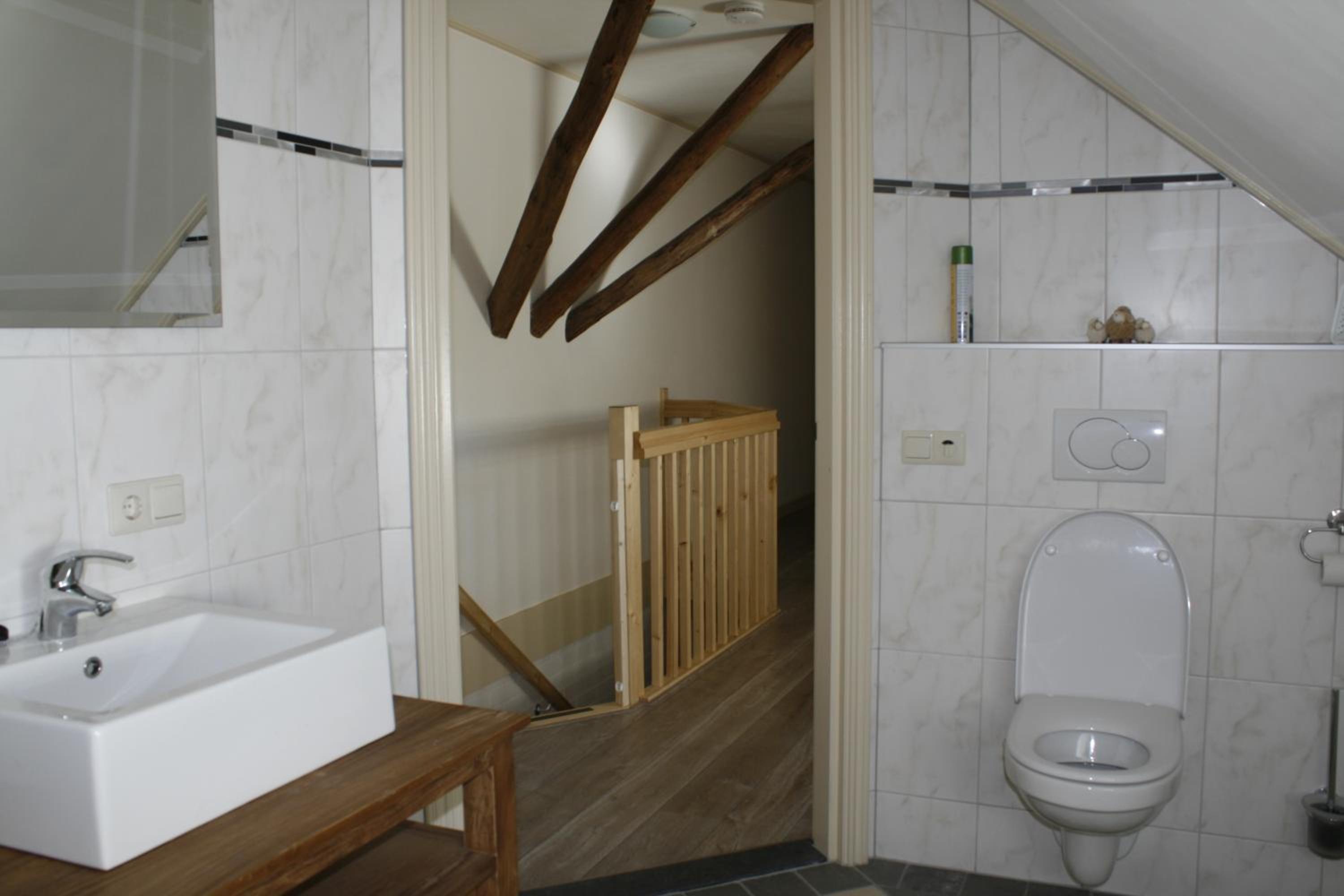 Three-Bedroom House - Photo 8