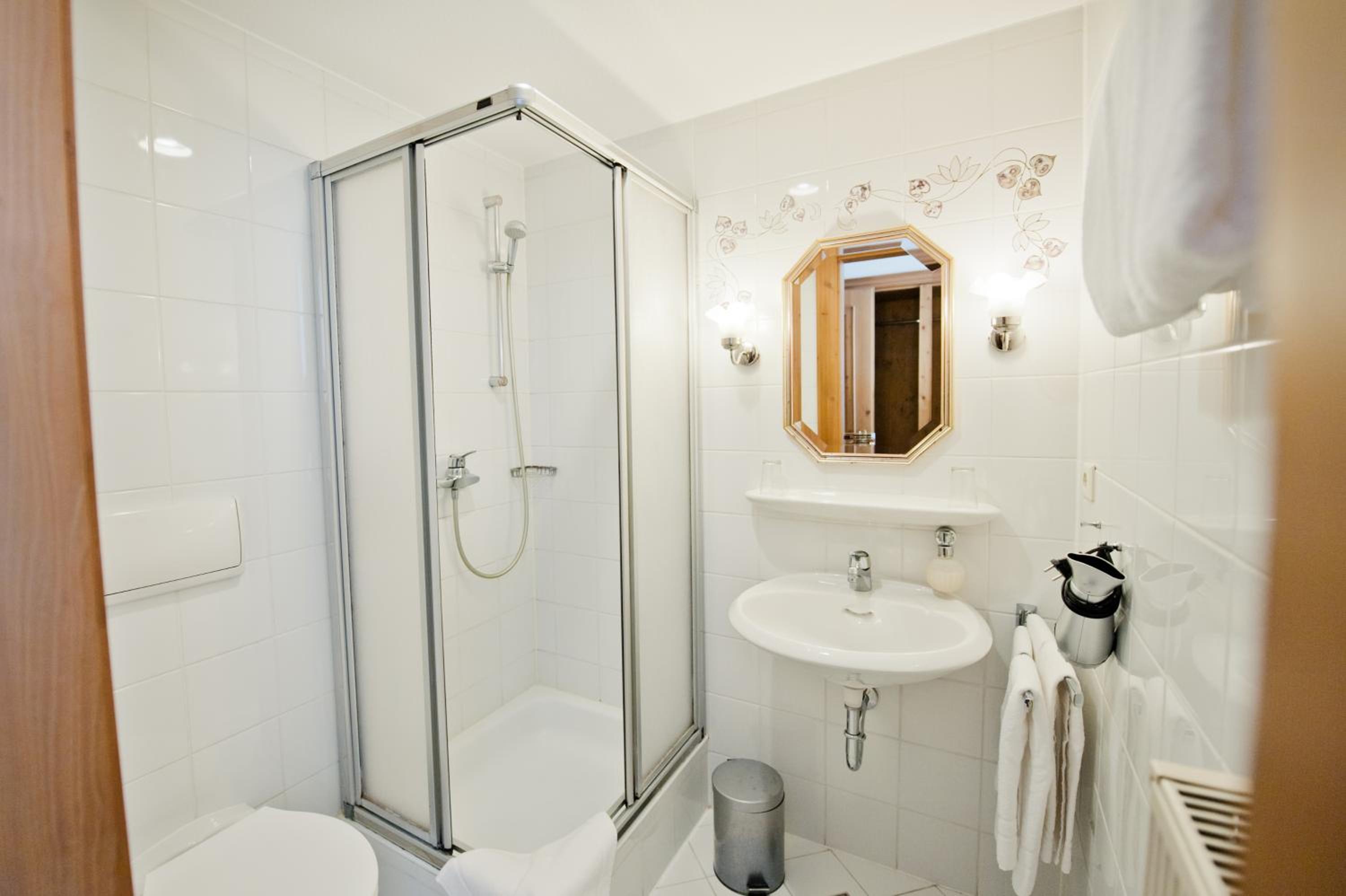 Double Room - Photo 6