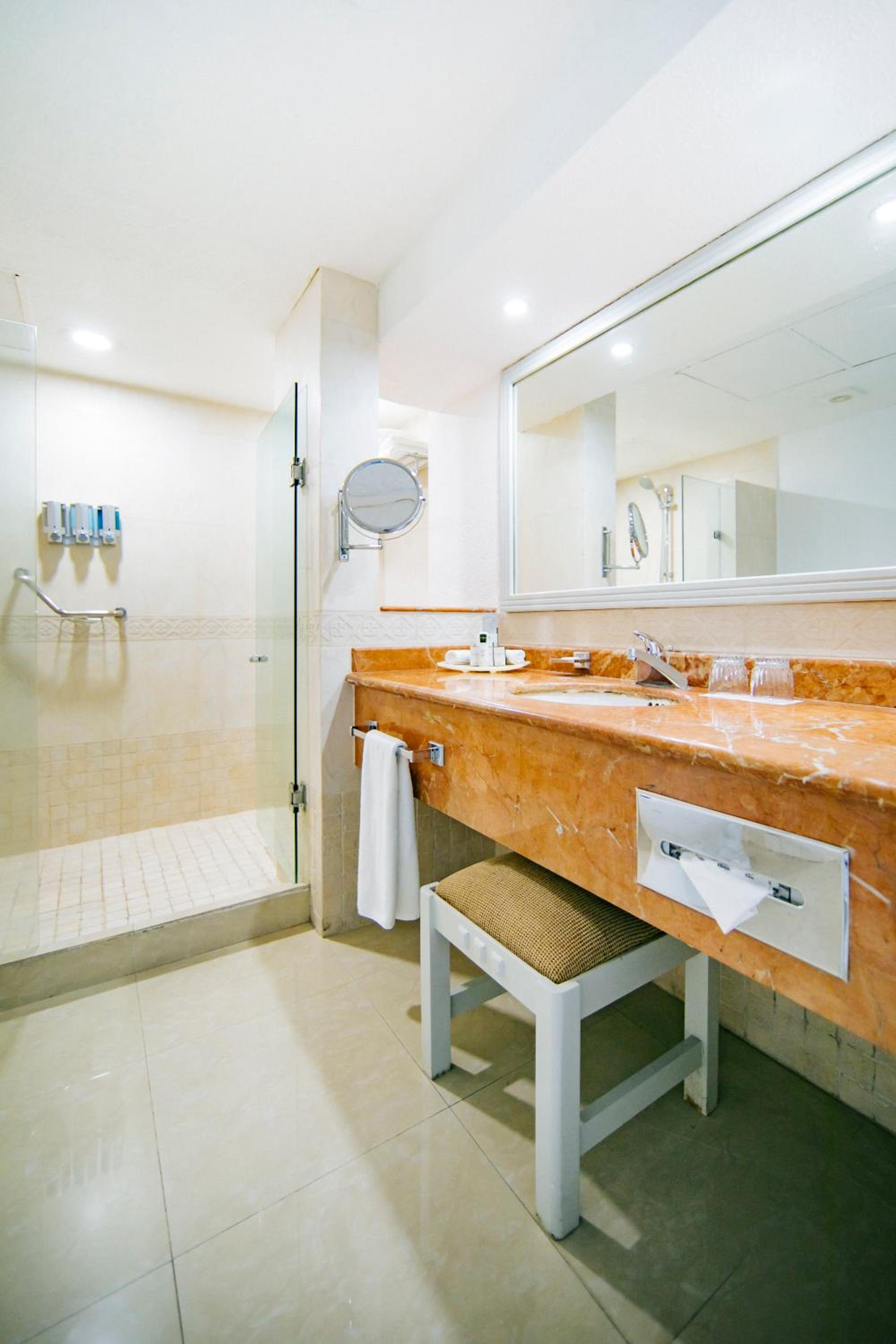 Double Room - Photo 3
