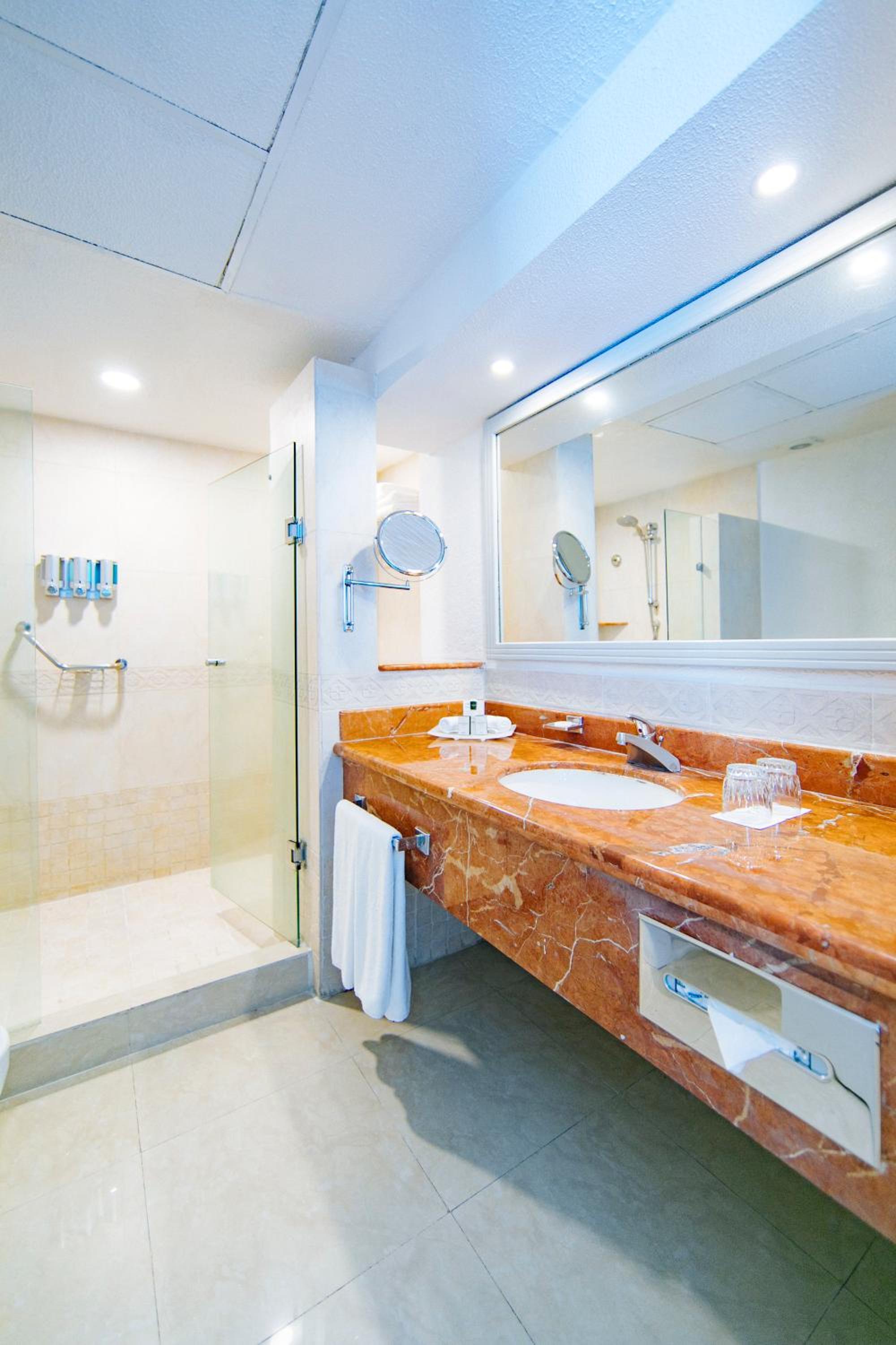Double Ocean Front/Double Ocean sea view (2 adults + 1 Child)