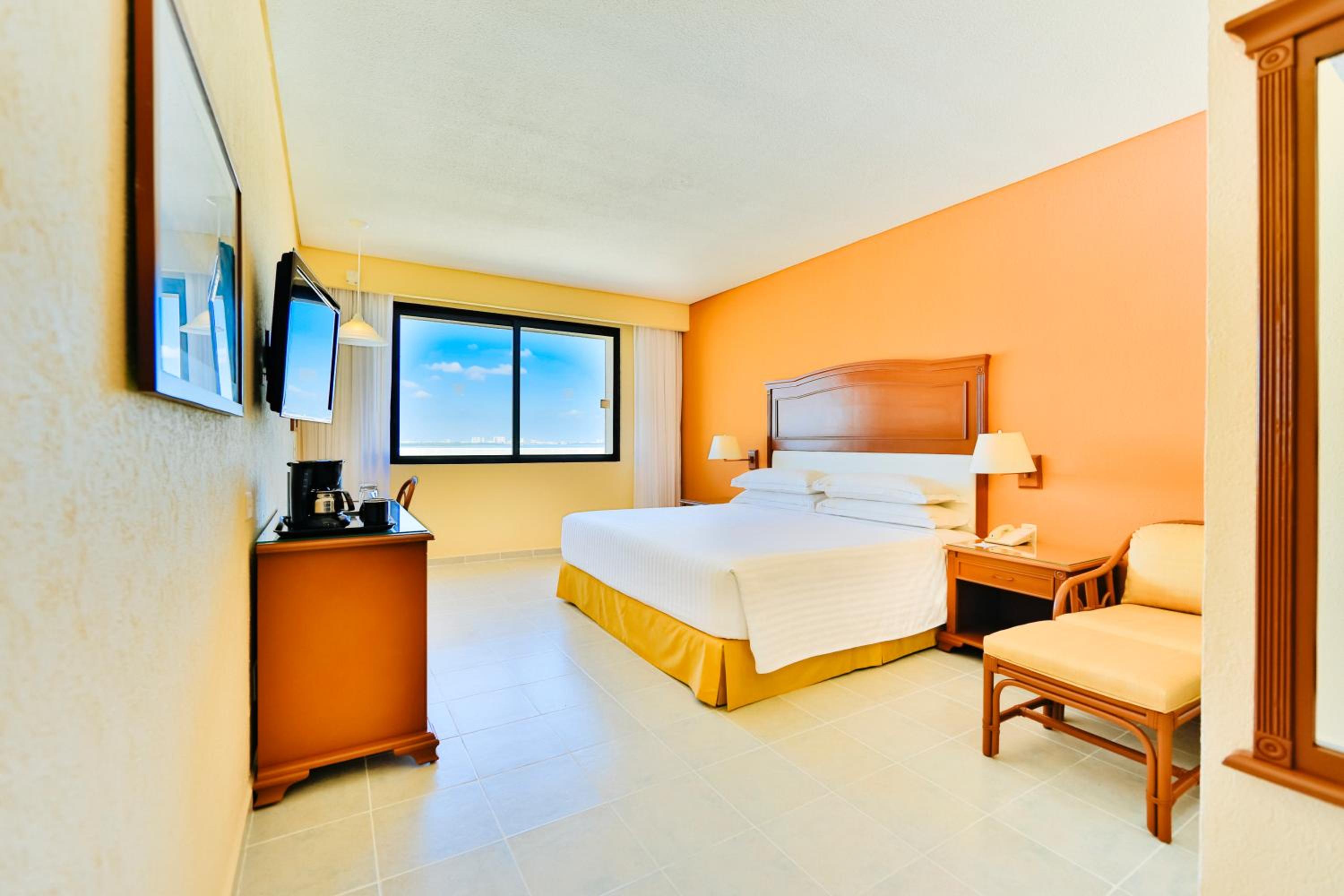 Double Room (2 Adults + 2 Children) photo 3
