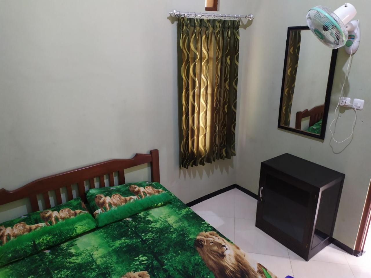 Double Room with Shared Bathroom photo 1