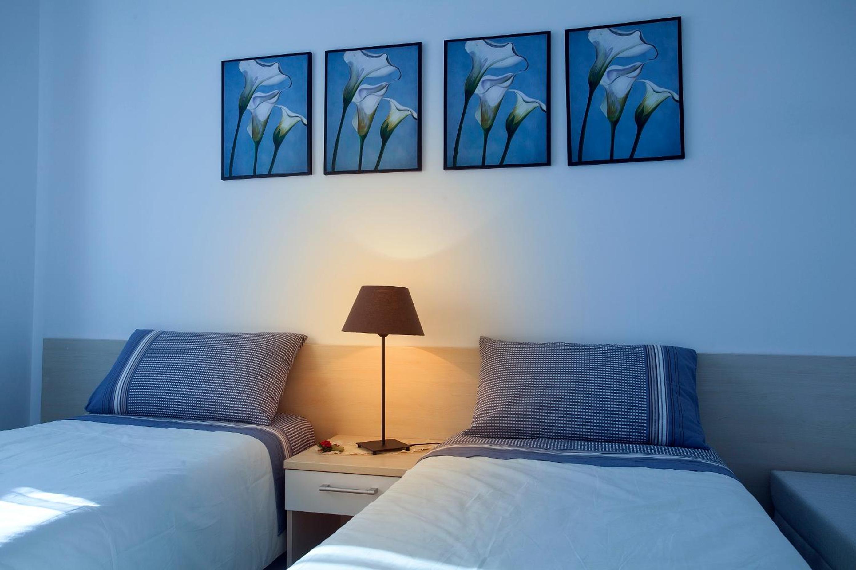 Triple Room - Photo 11