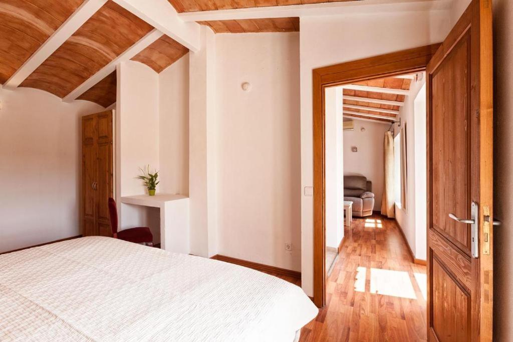 Deluxe King Suite - Photo 2