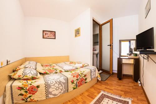 Small Double Room photo 3