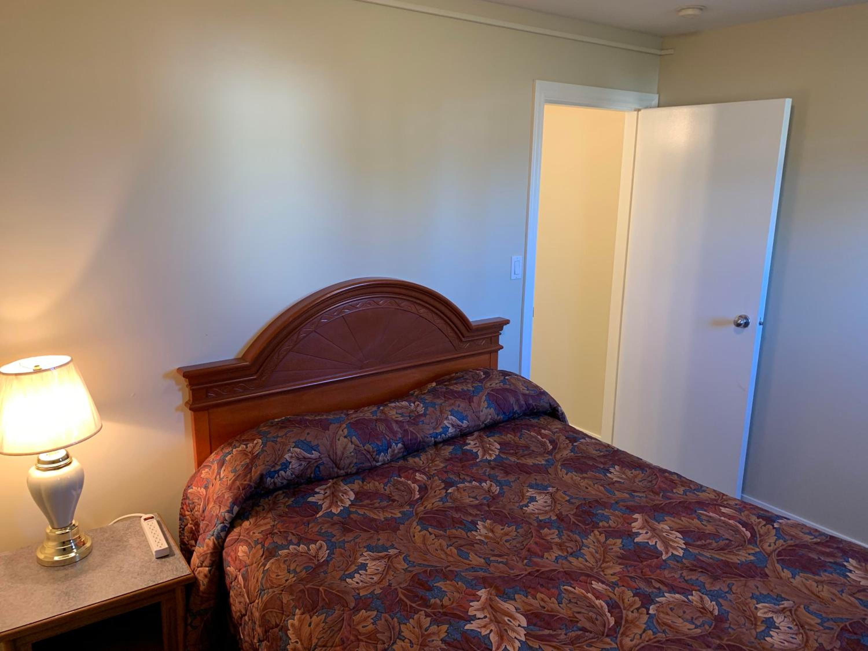 Queen Suite photo 1